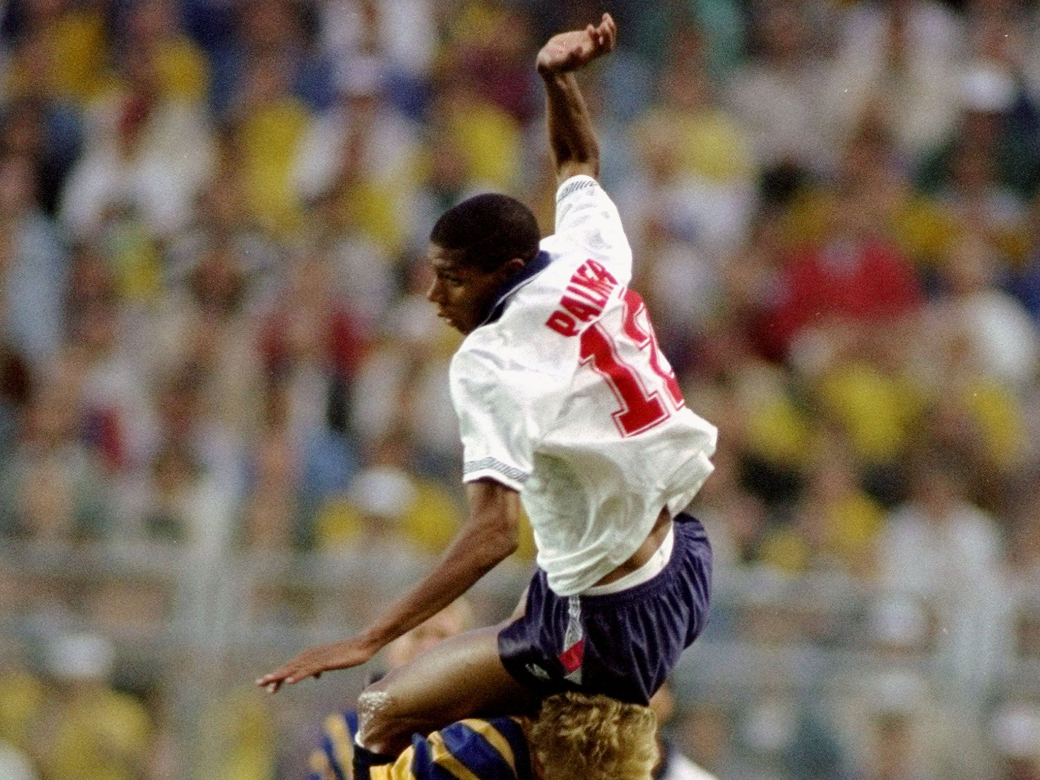 Carlton Palmer in action in '92