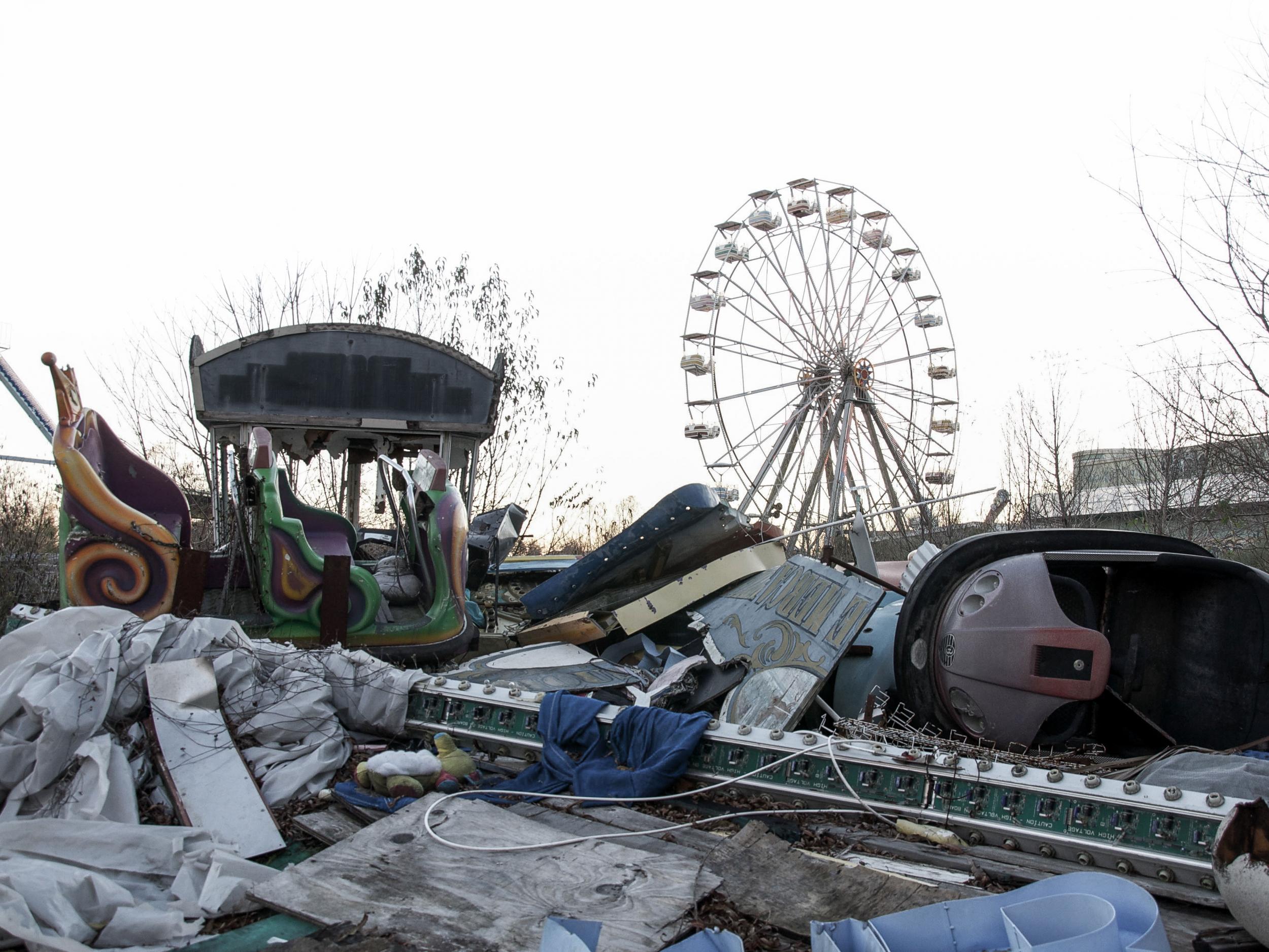 &#13;
An abandoned theme park (Seph Lawless)&#13;