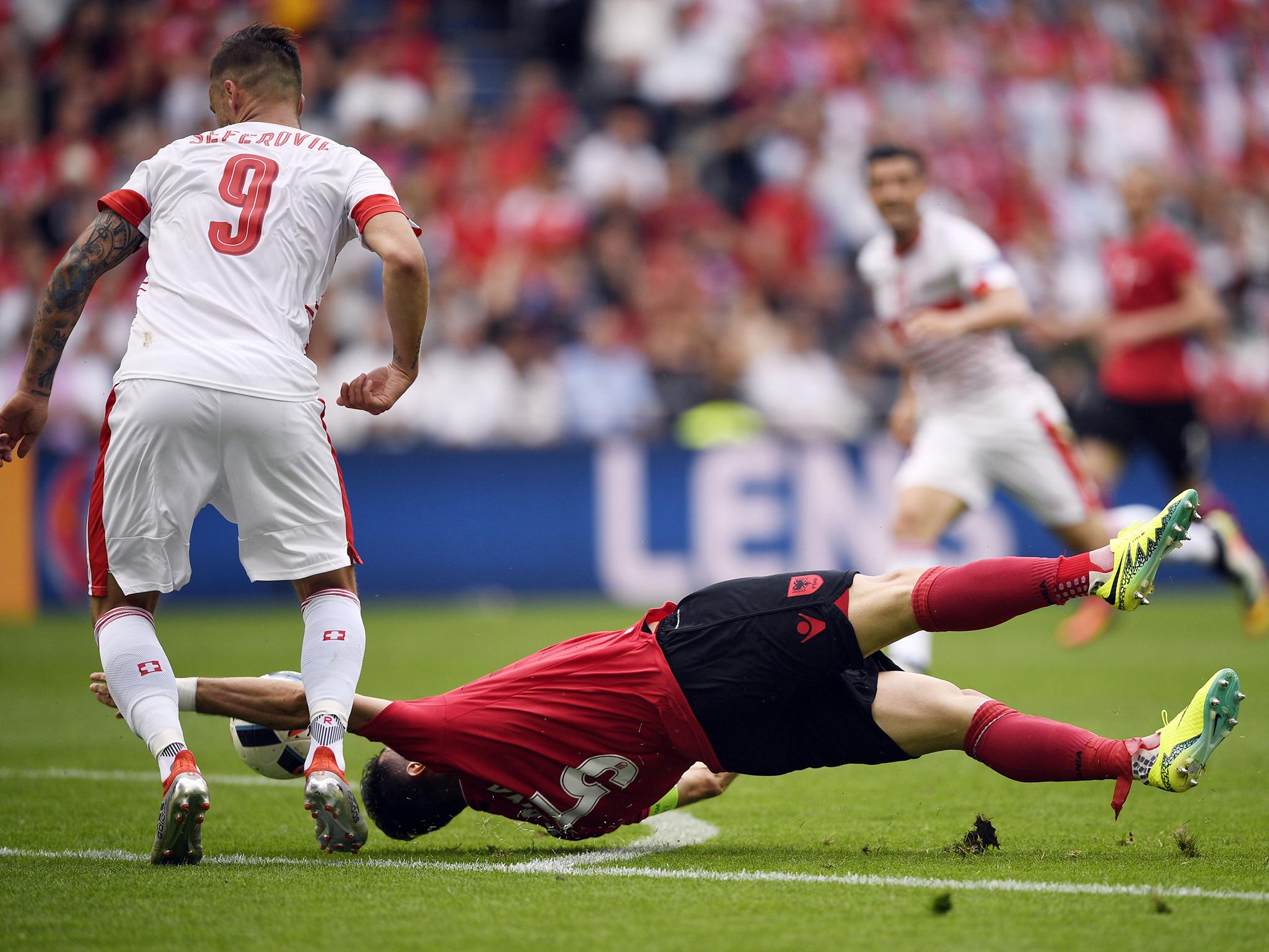 Cana received his second yellow for a baffling handball