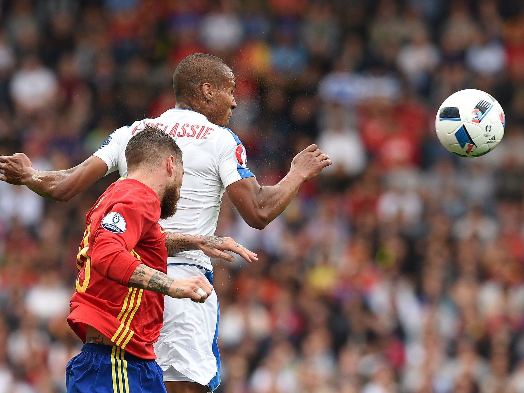 Theodor Gebre Selassie in action against Spain