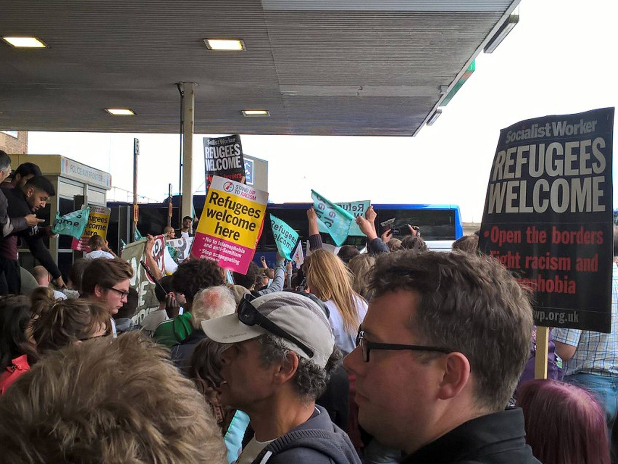 Volunteers holding an impromptu rally in Dover, Kent, after an aid convoy was refused entry to France by authorities. (Steve Sweeney/People's Assembly)