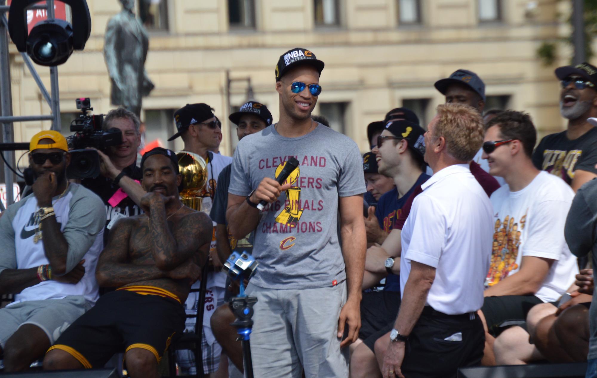 Richard Jefferson is coming back to the Cleveland Cavaliers after a three day retirement.