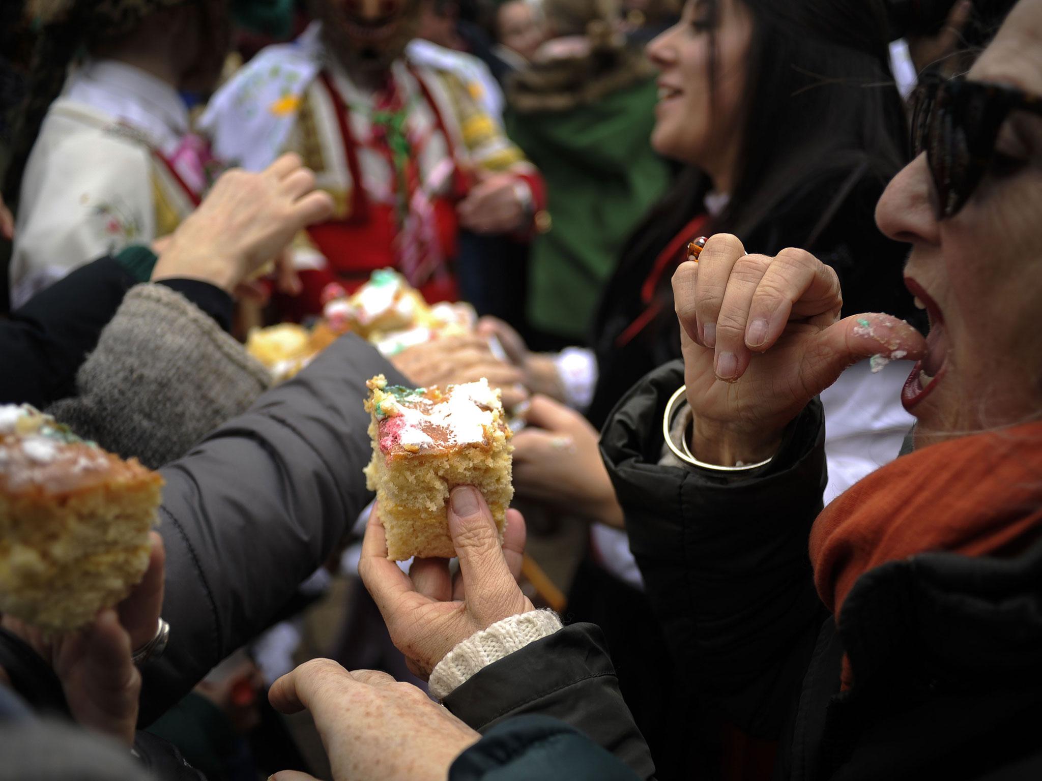 Health experts want employers to offer fruit platters instead of cakes, doughnuts, cookies and biscuits in meetings