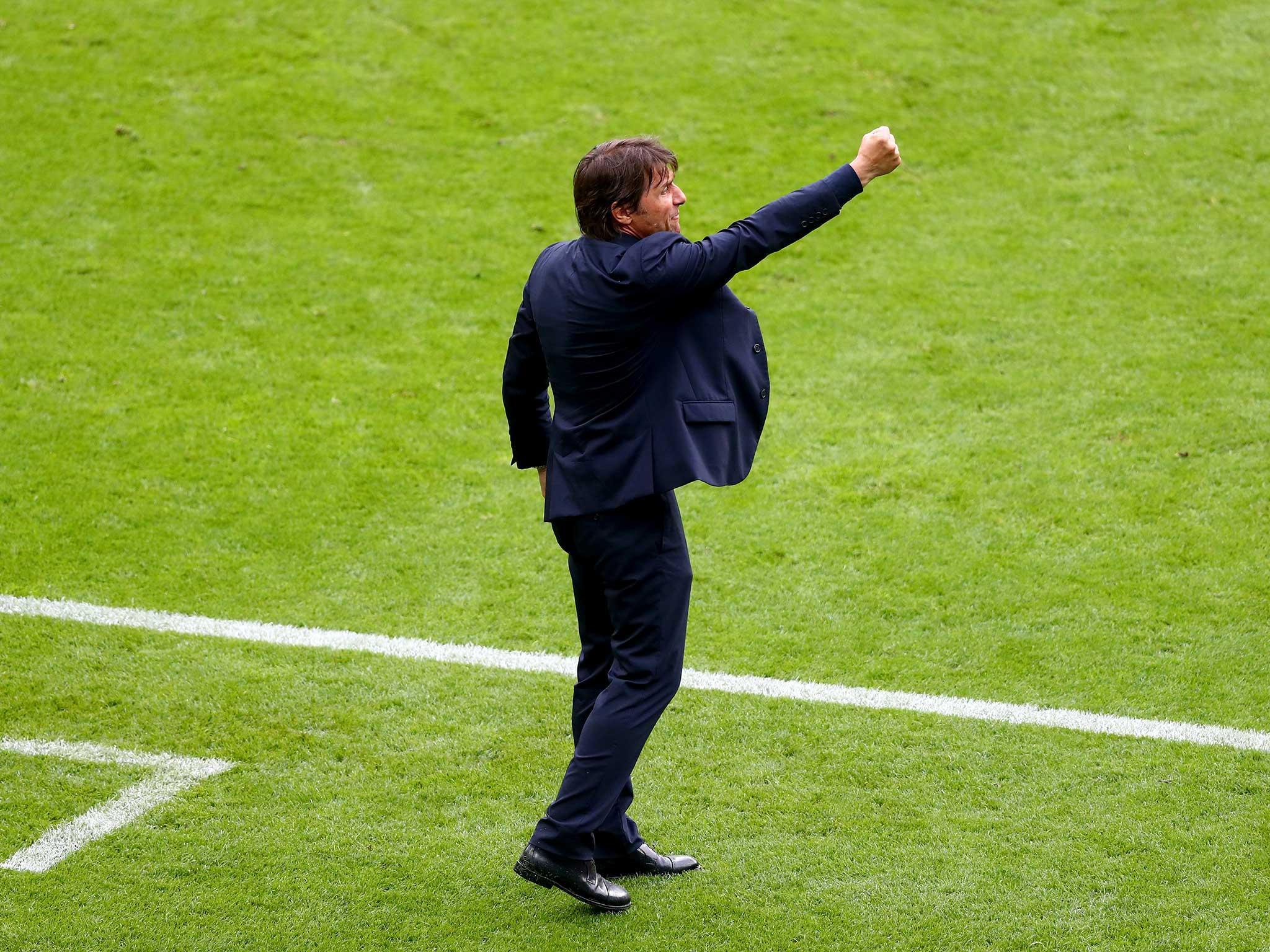 Antonio Conte celebrates his latest Italian job