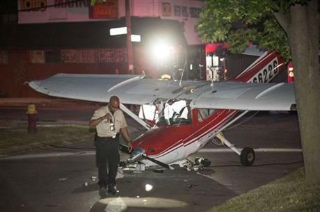 Detroit police on the scene of crash