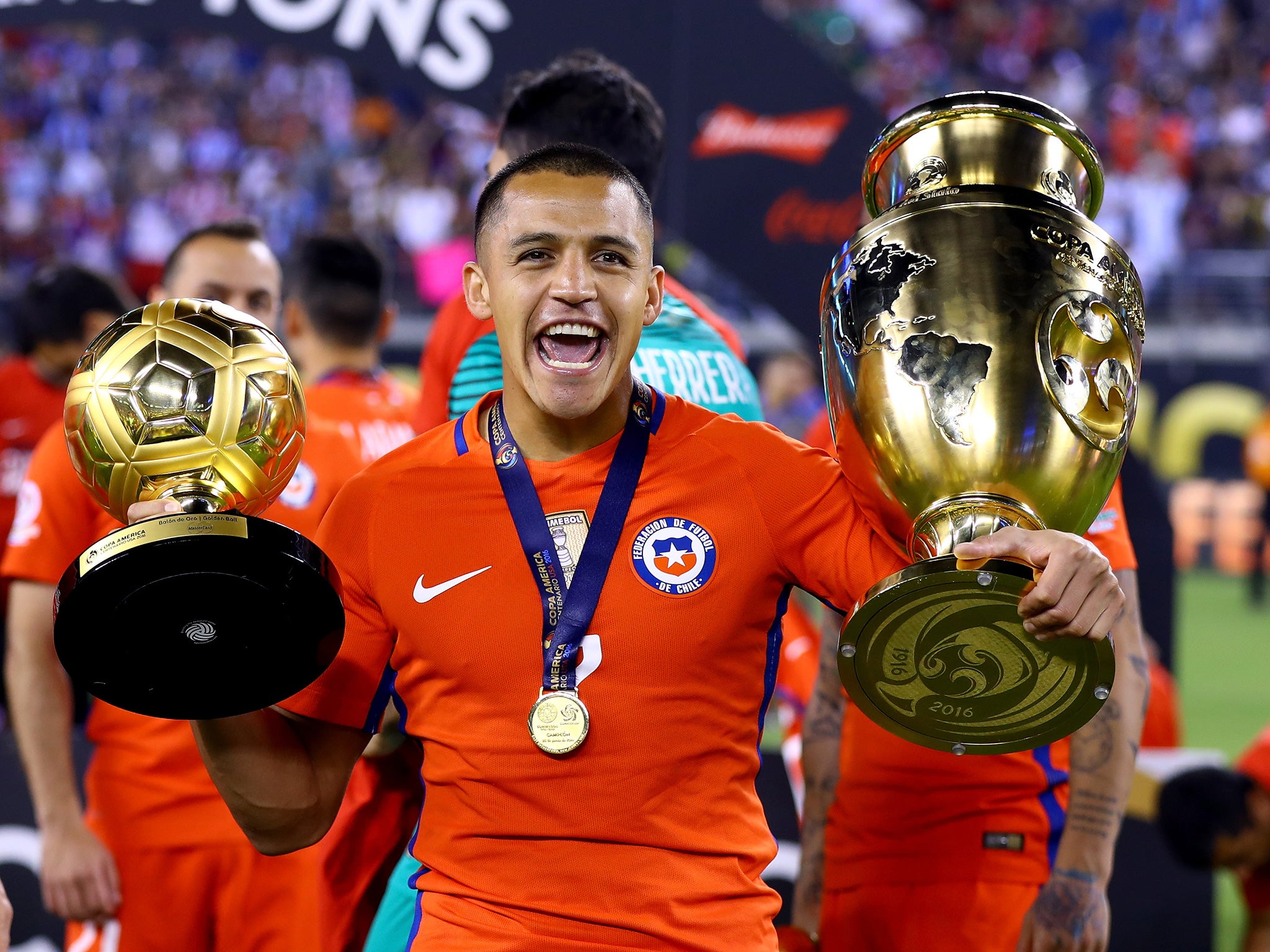 Sanchez celebrates Chile's Copa America final victory over Argentina