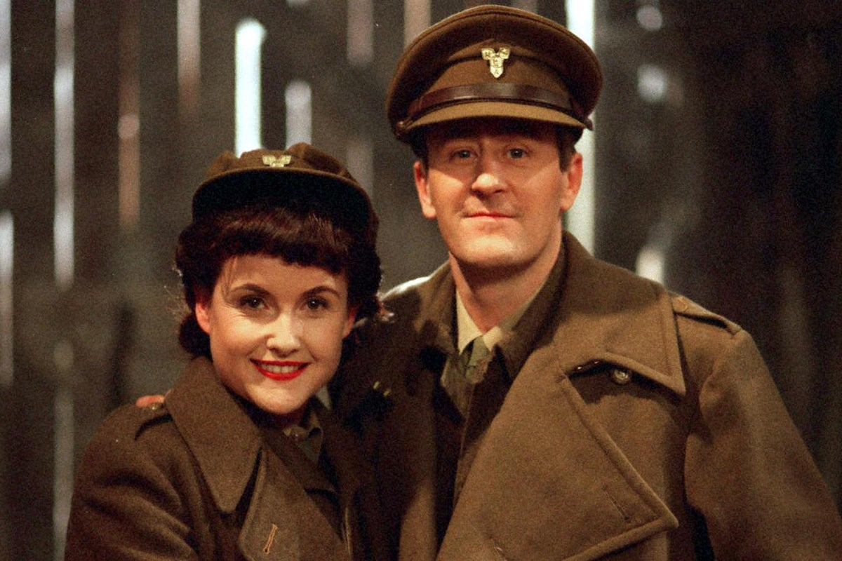 https://static.the-independent.com/s3fs-public/thumbnails/image/2016/07/05/17/goodnight-sweetheart.jpg?width=1200&height=800&crop=1200:800