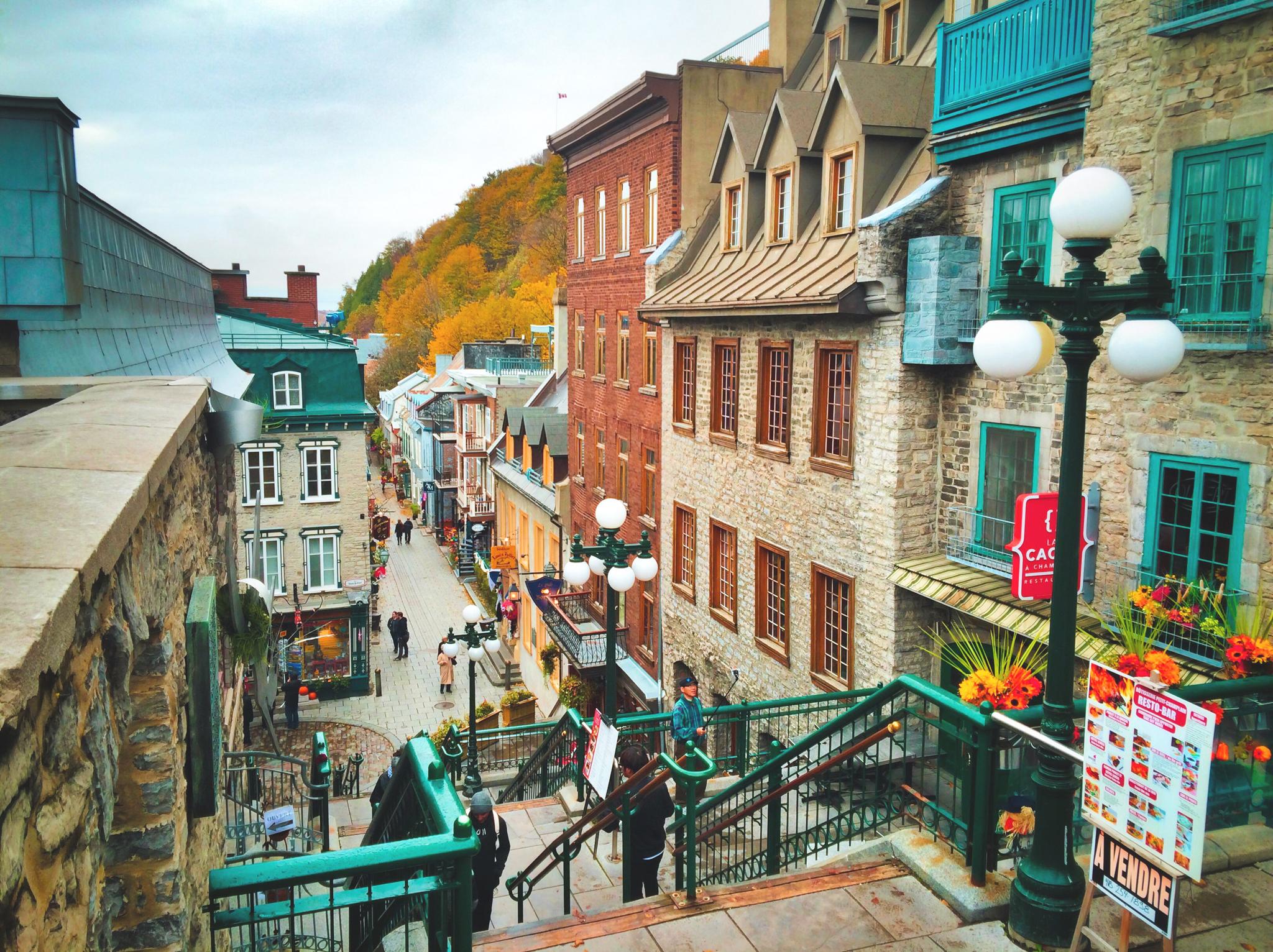 Staircases connect the Upper and Lower Towns