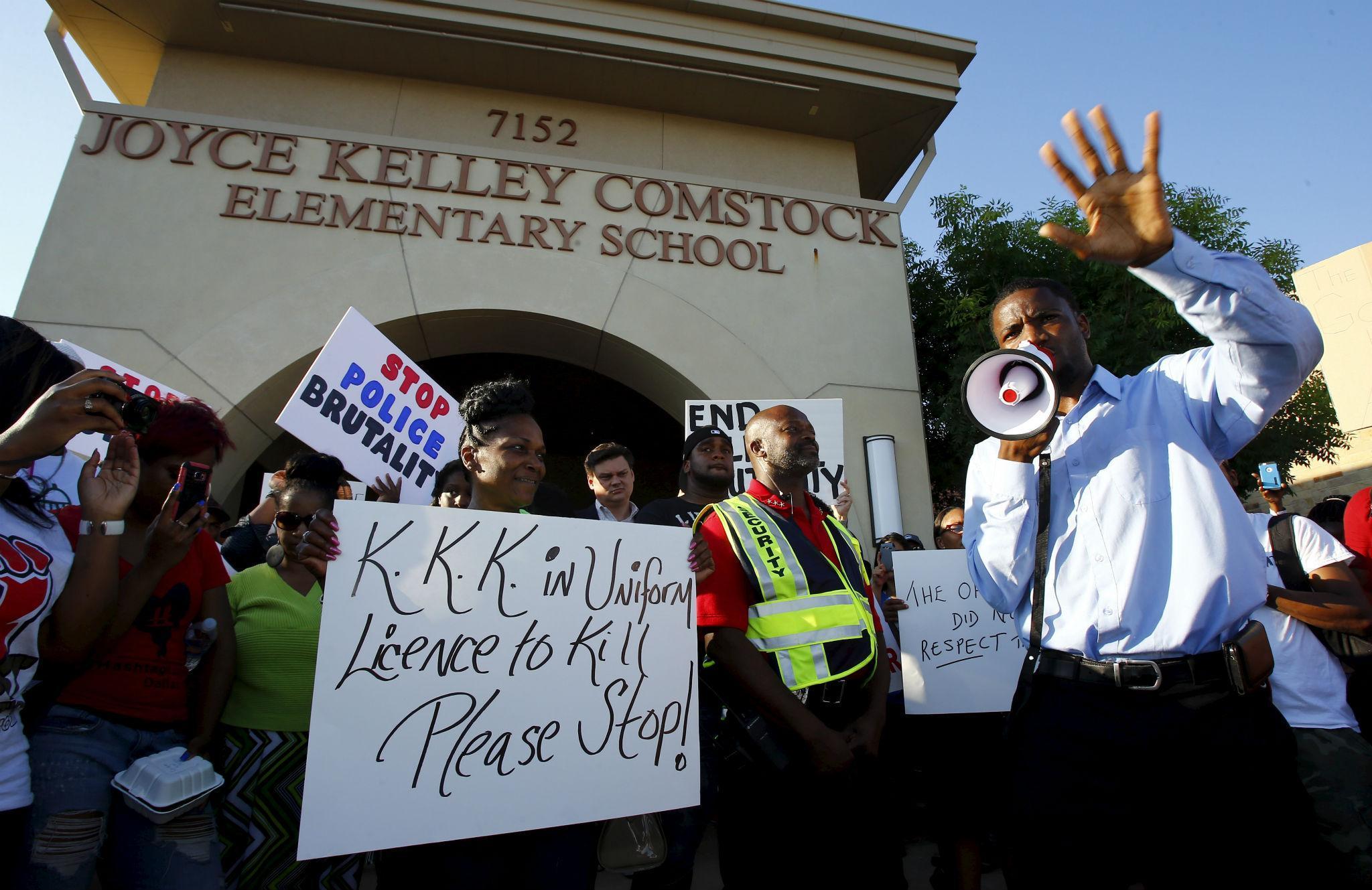 Dominique Alexander speaks at a protest against police abuses in Dallas in 2015