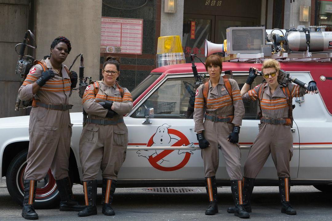 (l-r) Leslie Jones, Melissa McCarthy, Kristen Wiig, and Kate McKinnon in the all-female reboot of Ghostbusters (2016)