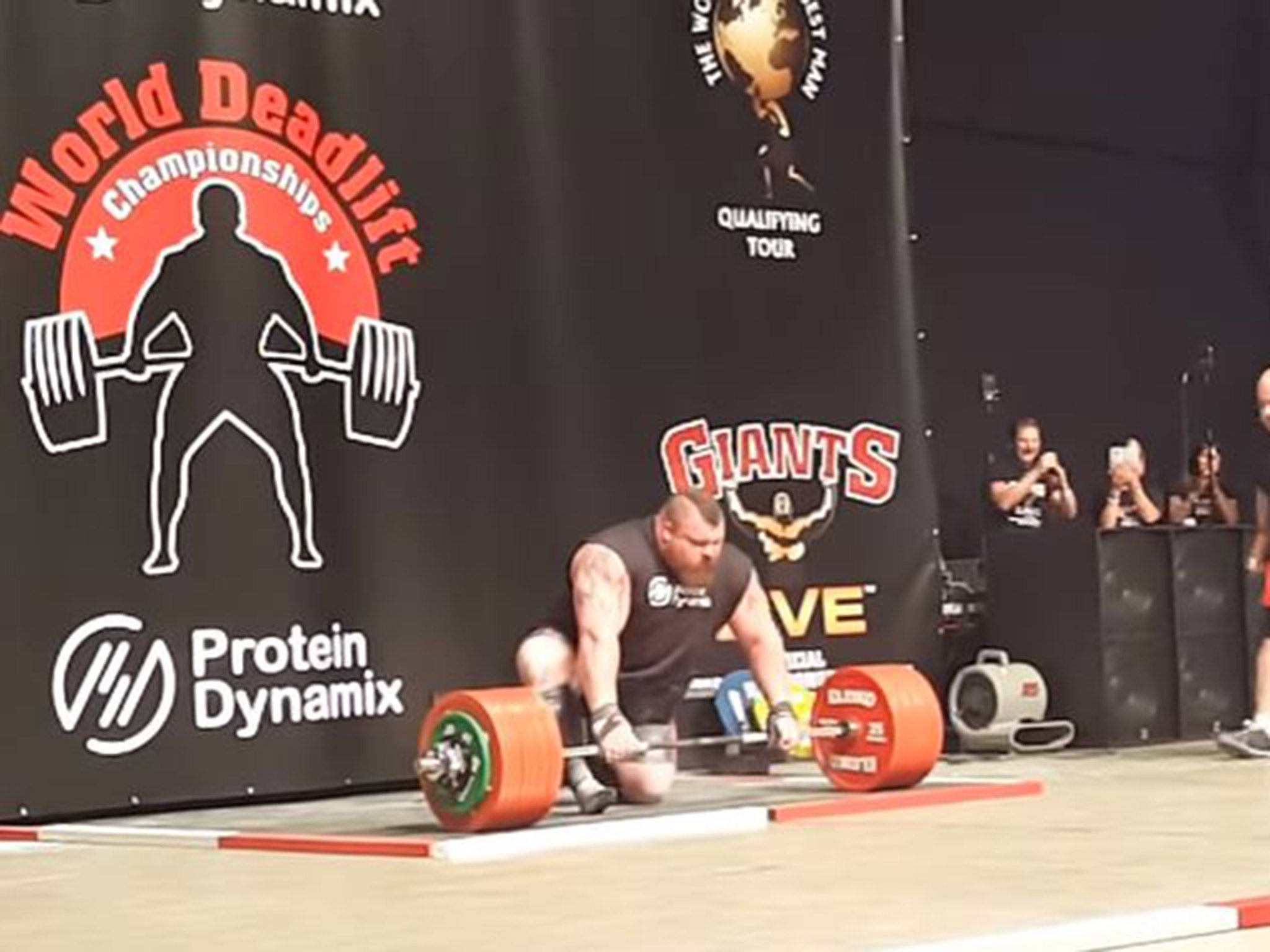 Hall collapsed after breaking the deadlift record