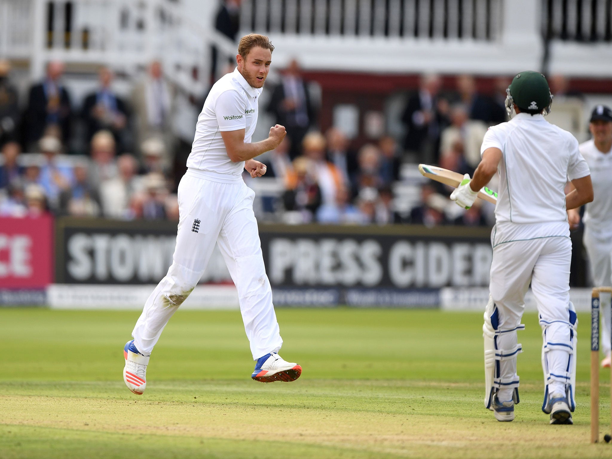 Stuart Broad celebrates the wicket of Younus Khan at Lord's