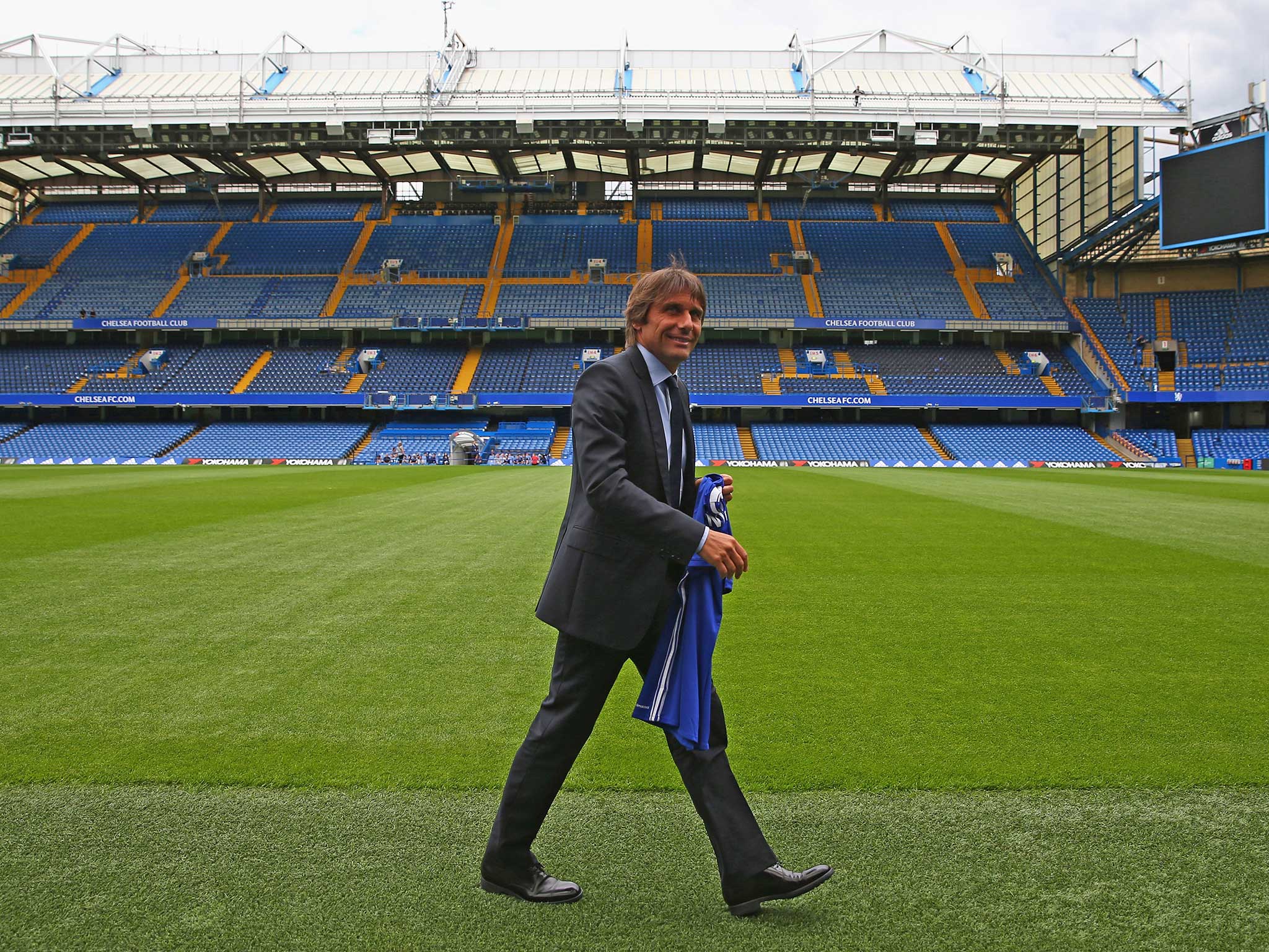 Antonio Conte gets used to his new surroundings at Stamford Bridge