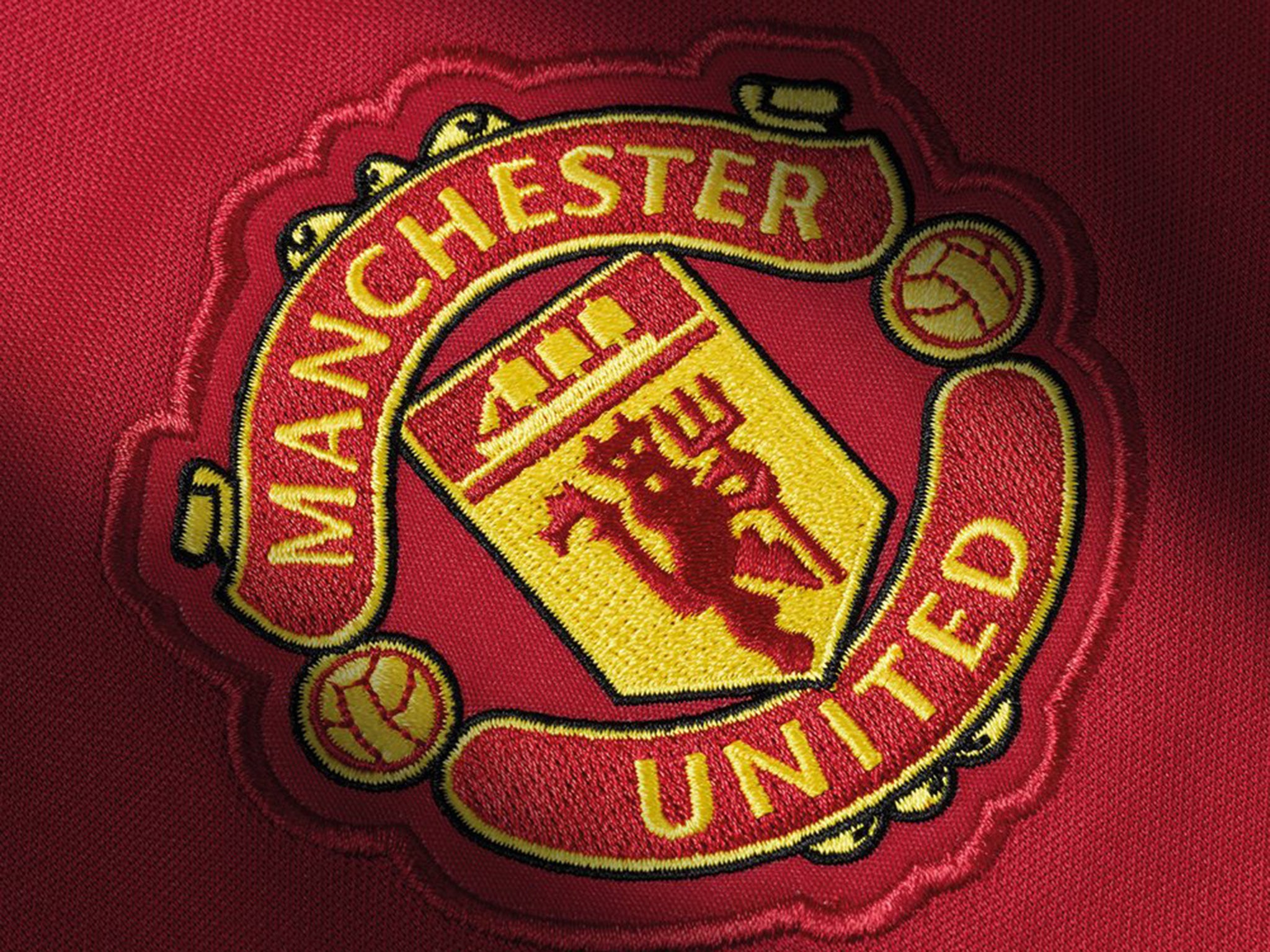 United's crest on the 2016/17 home shirt