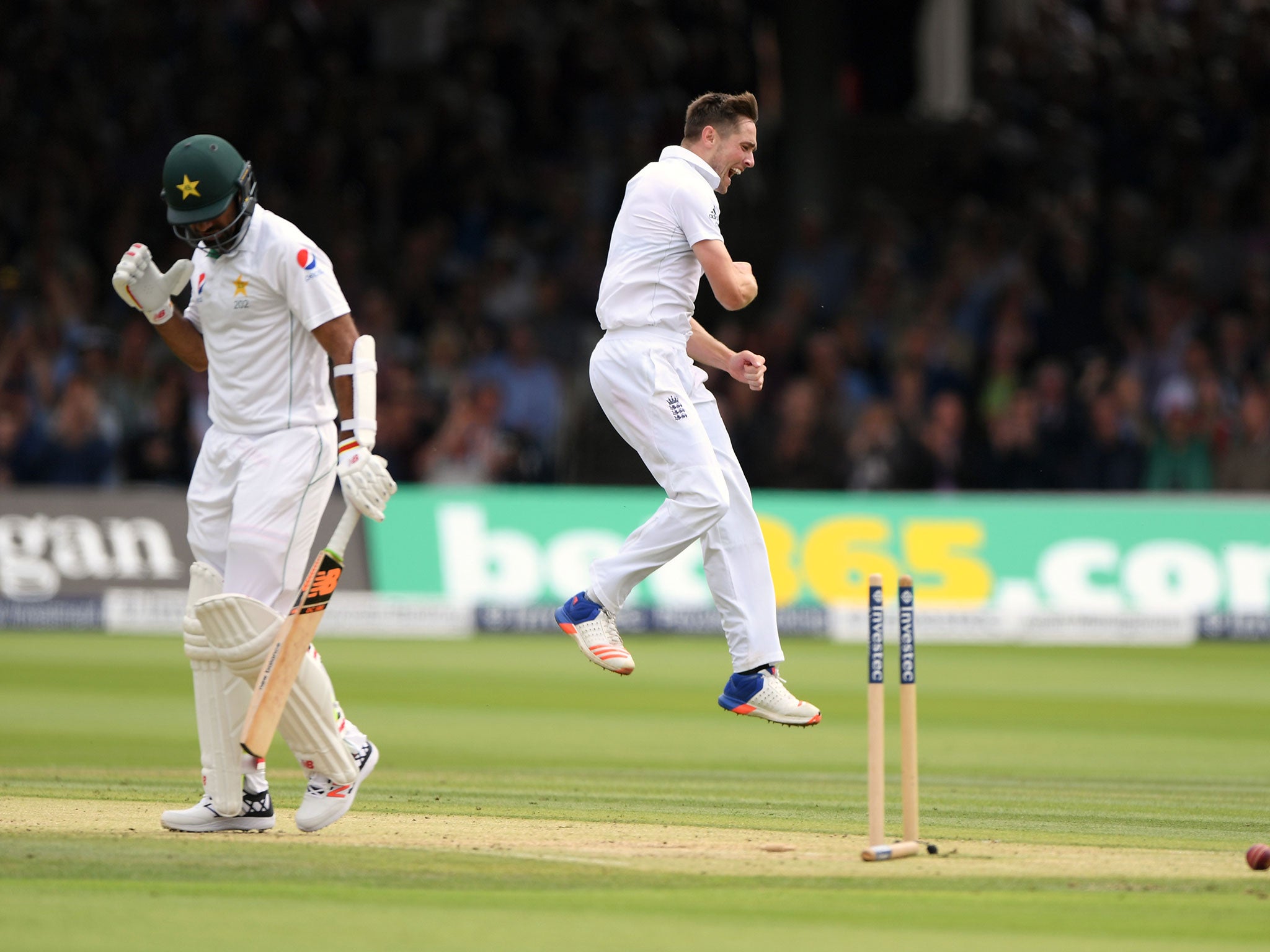 Chris Woakes celebrates his sixth wicket at Lord's