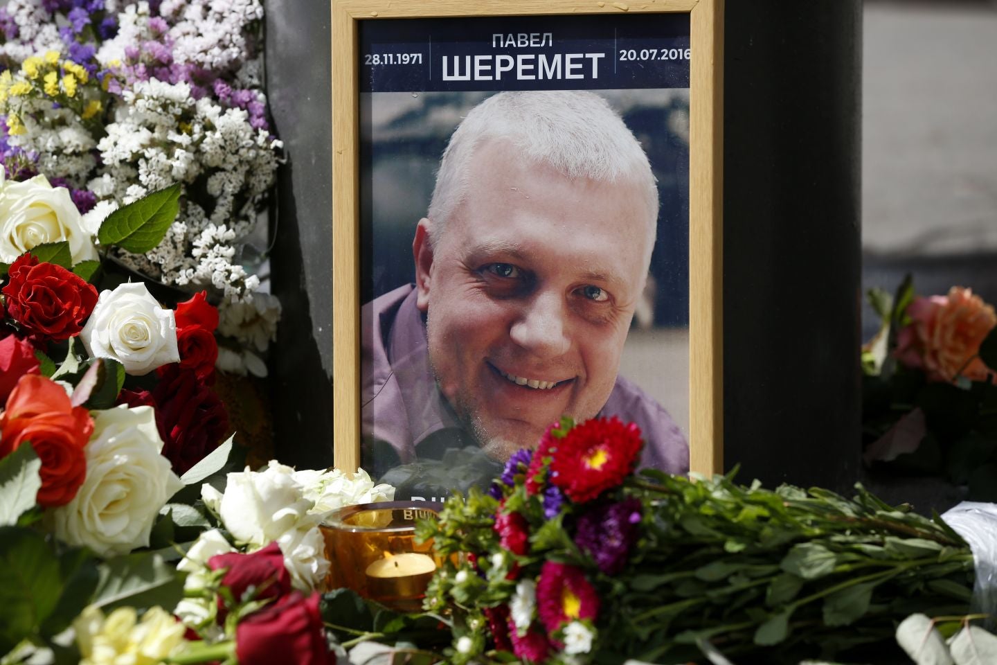 Tributes in Kiev to journalist Pavel Sheremet