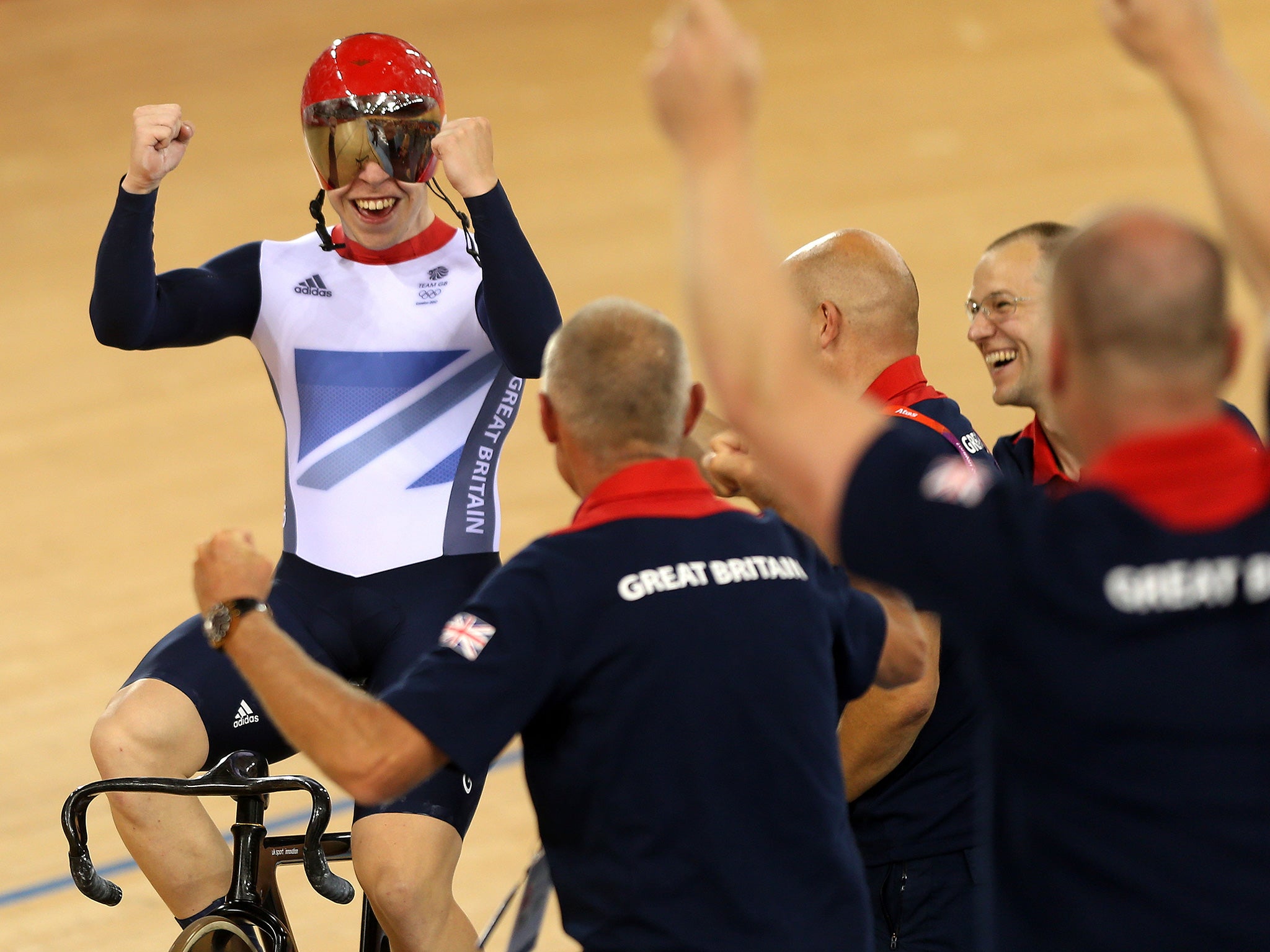 Hindes celebrates a new world record and gold medal at London 2012