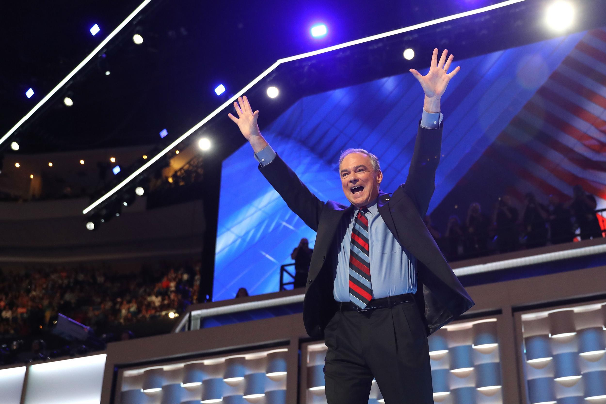 &#13;
Kaine welcomed by delegates in the hall &#13;