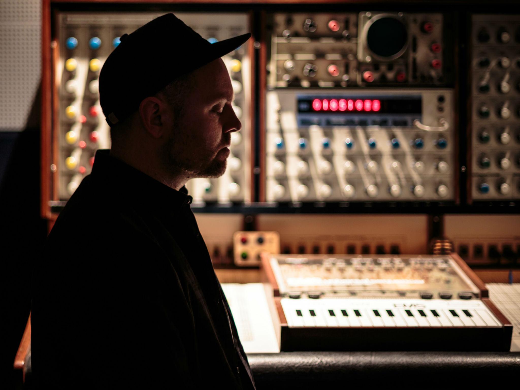 DJ Shadow