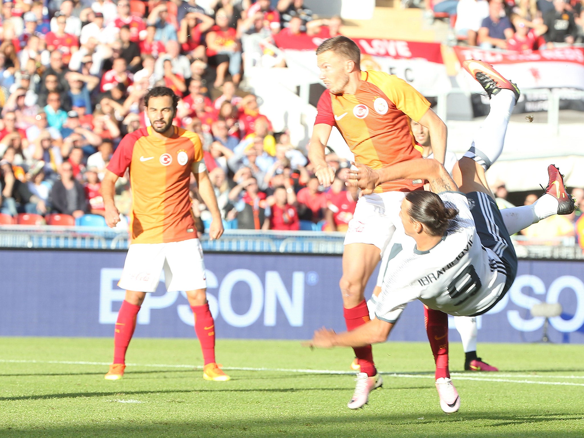 Zlatan Ibrahimovic scores a bicycle kick on his debut for Manchester United