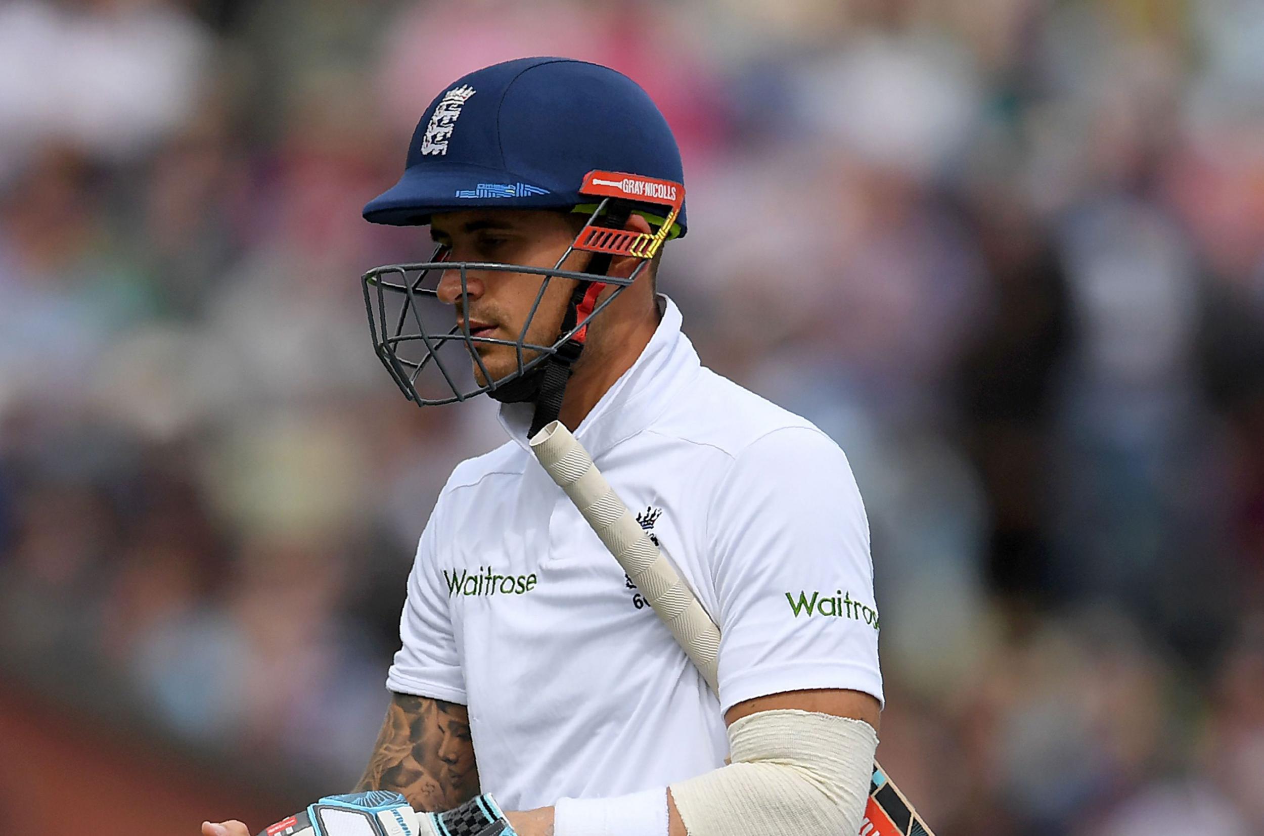 Hales walks off at Edgbaston after being dismissed by Sohail