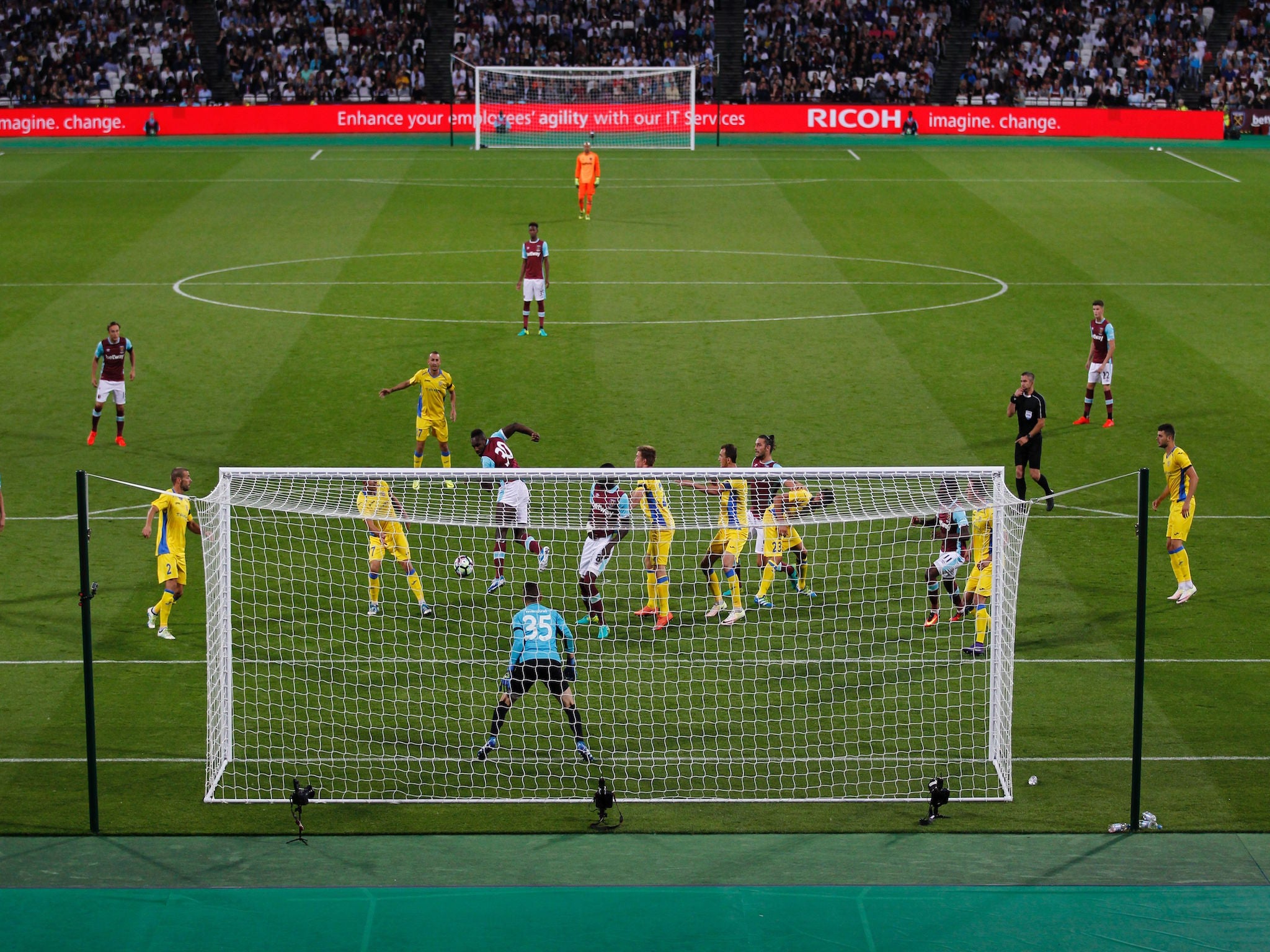 Cheikhou Kouyate's puts West Ham ahead against Domzale