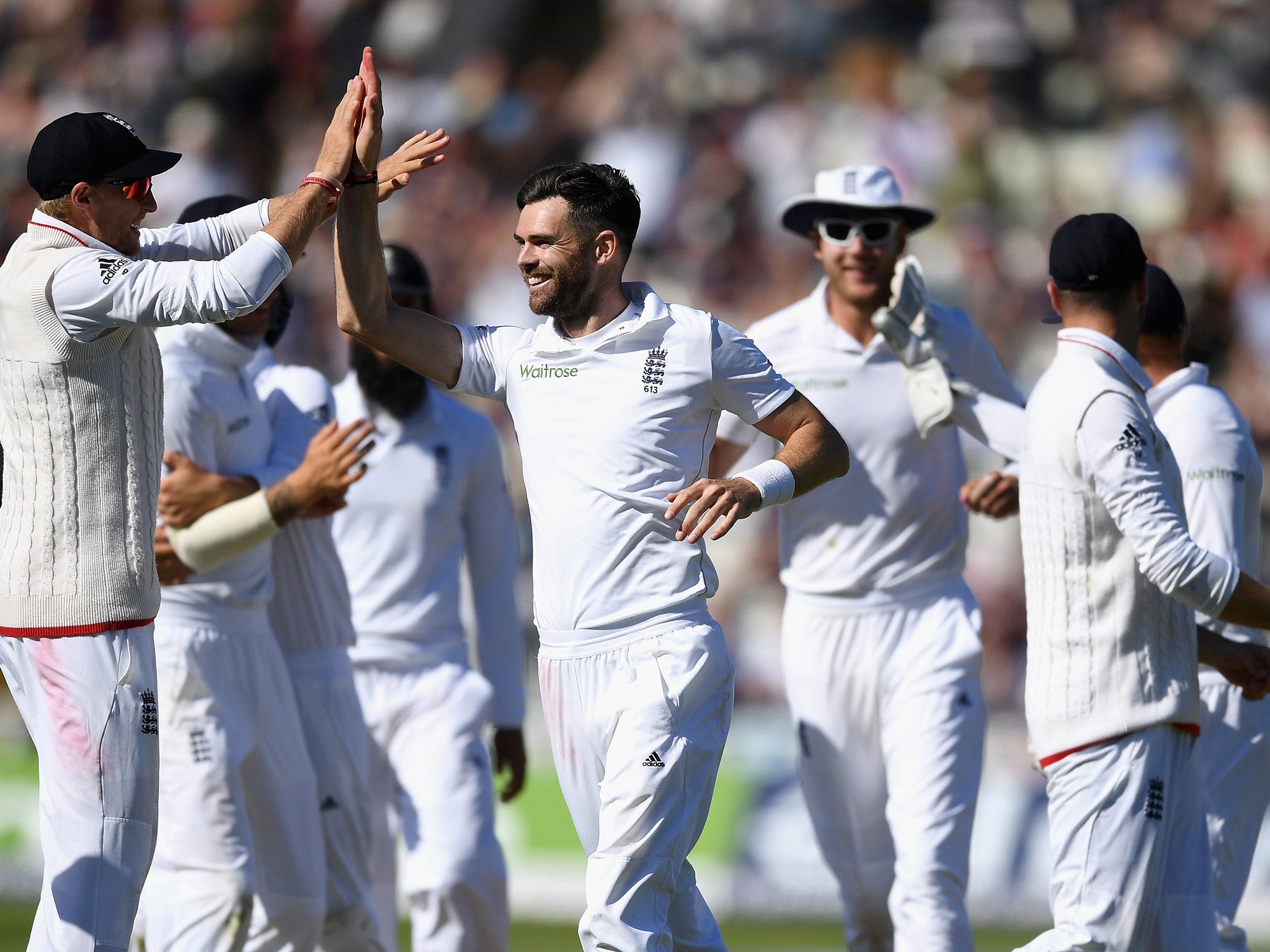 England can go top of the Test rankings for the first time since 2012 with a victory in the fourth Test