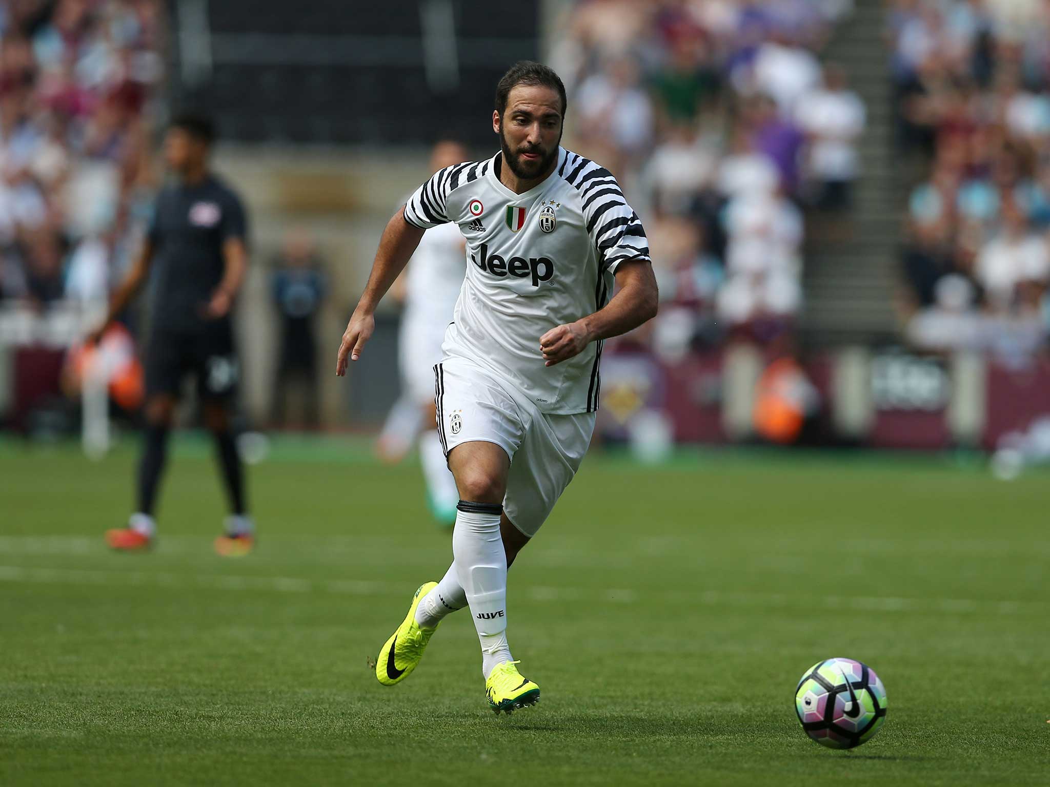 Gonzalo Higuain appeared to have gained some weight at West Ham last weekend