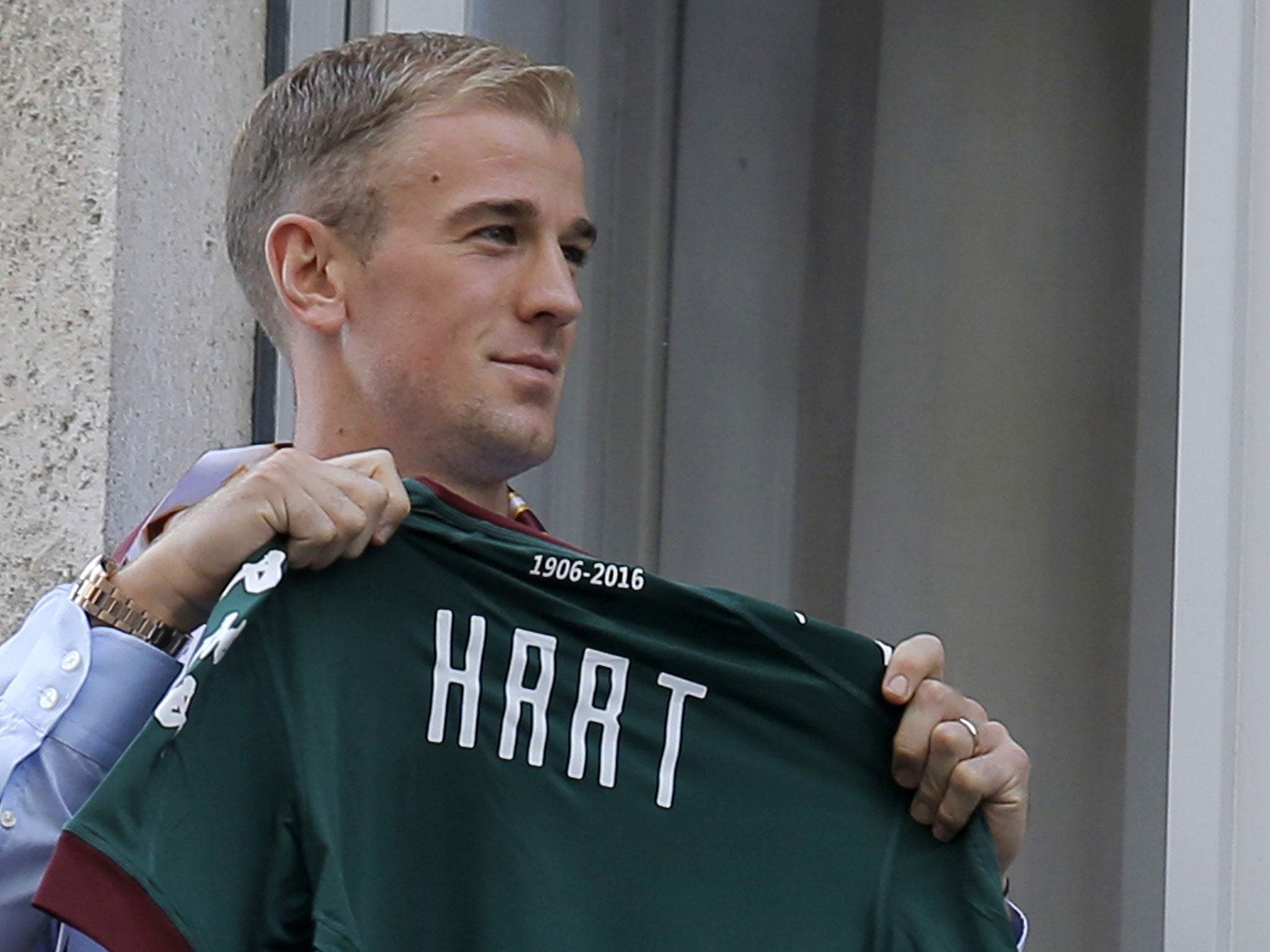 The Torino fans remain behind Hart