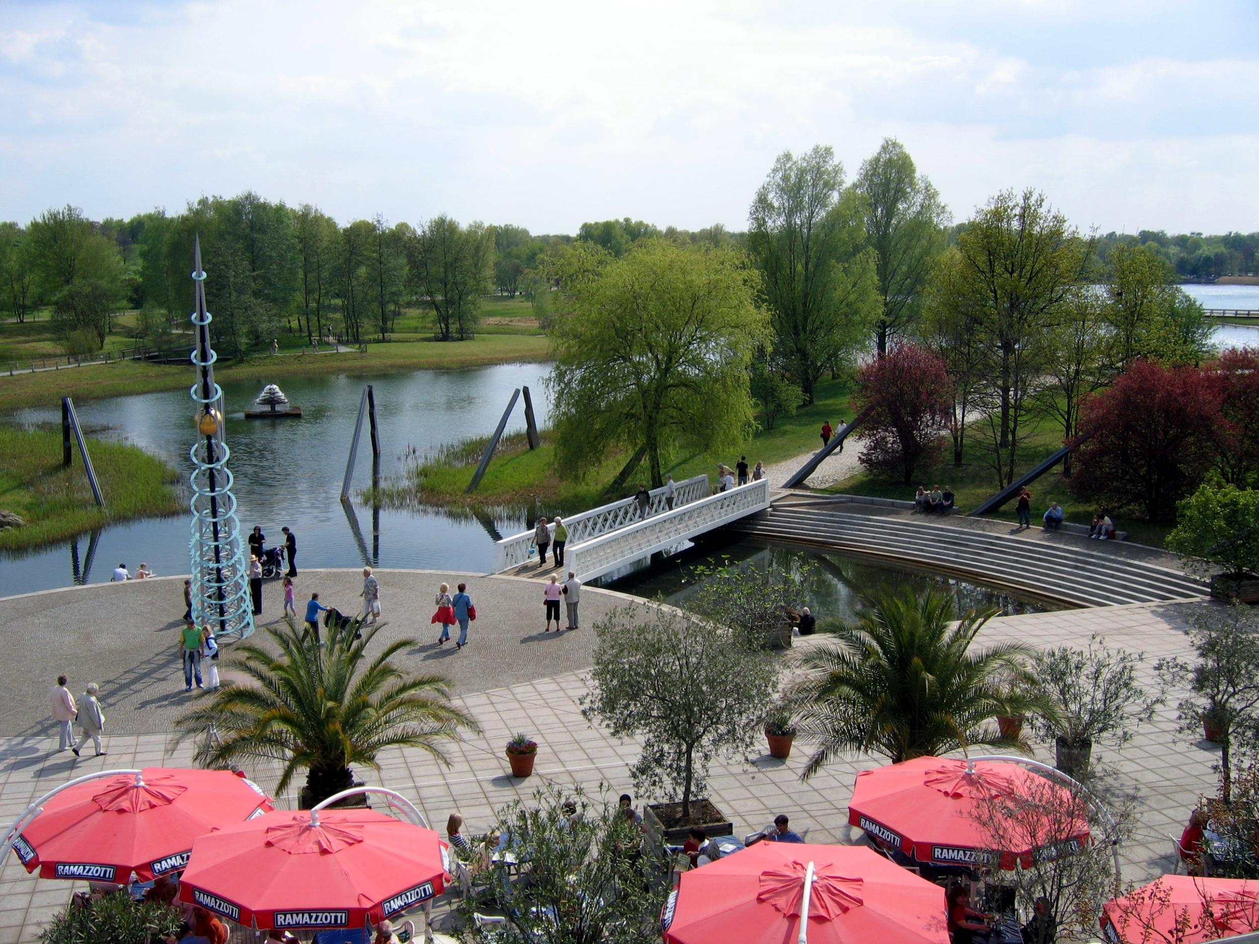 The Britzer Garten, which has gardens with themes including "geological", and its own labyrinth