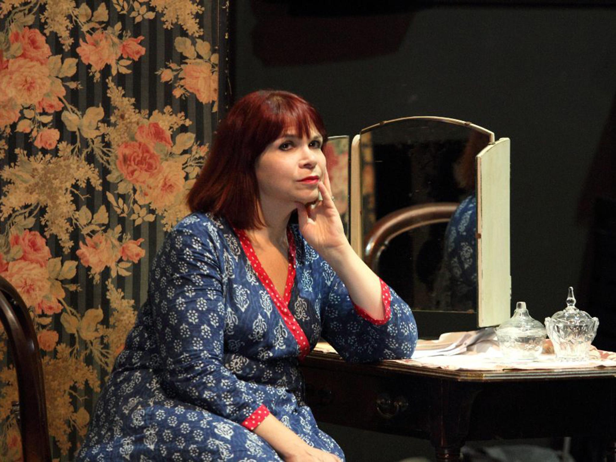 Debbie Chazen plays Bodey, the kindhearted roommate who seeks to help out her friends