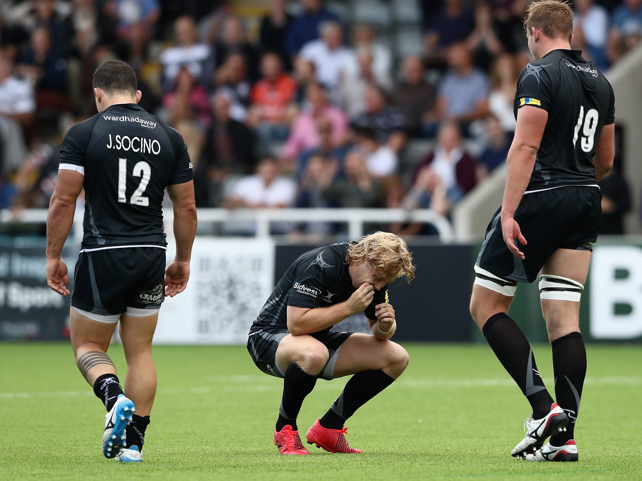 Joel Hodgson reacts to his missed drop-goal effort