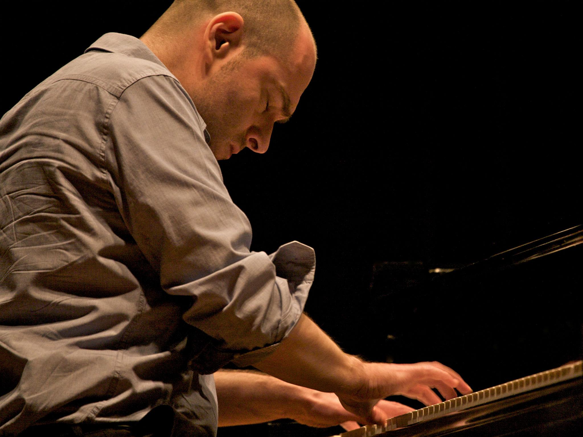 Nick Van Bloss at the piano