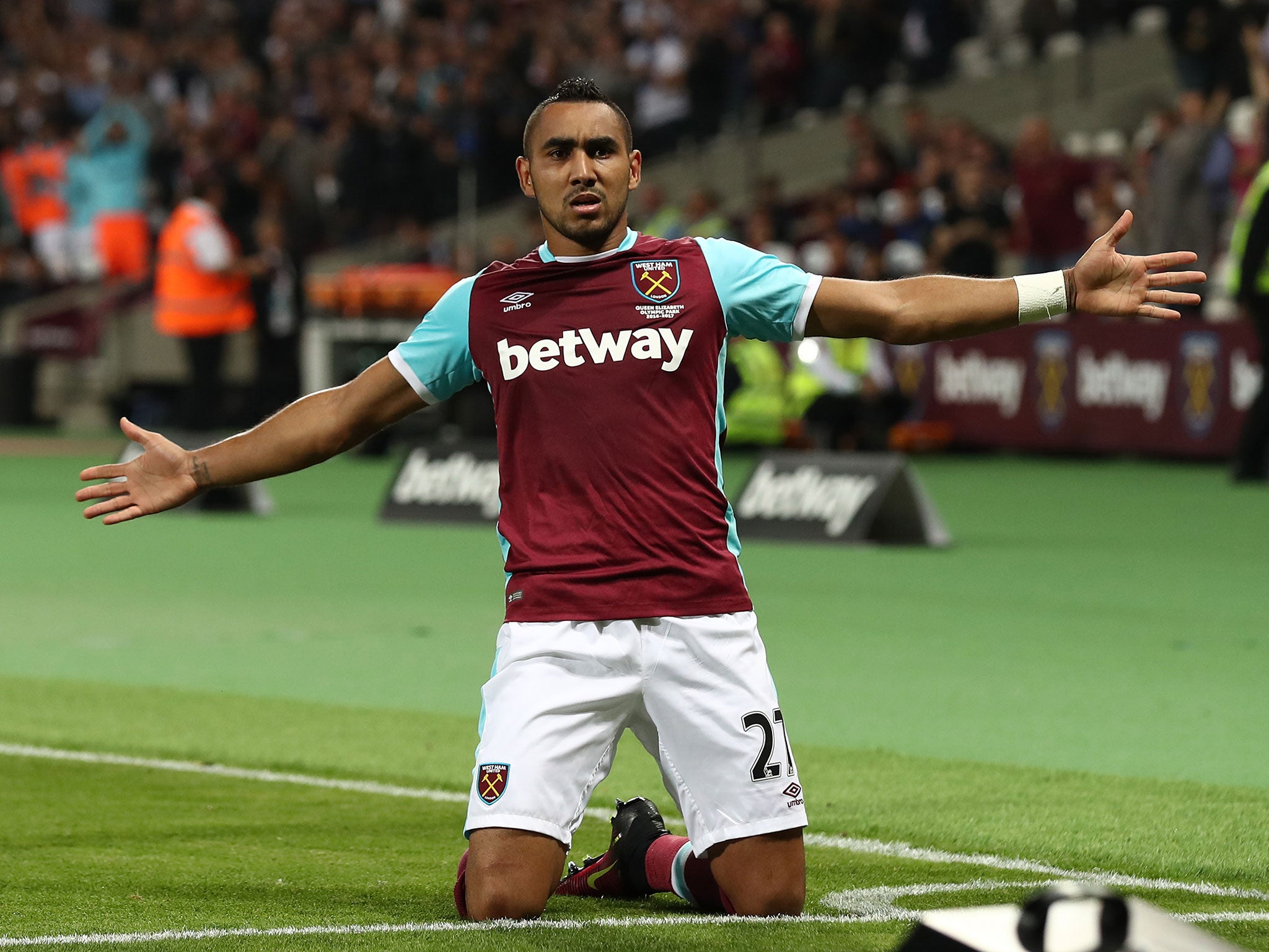 Payet celebrates his stoppage time free-kick