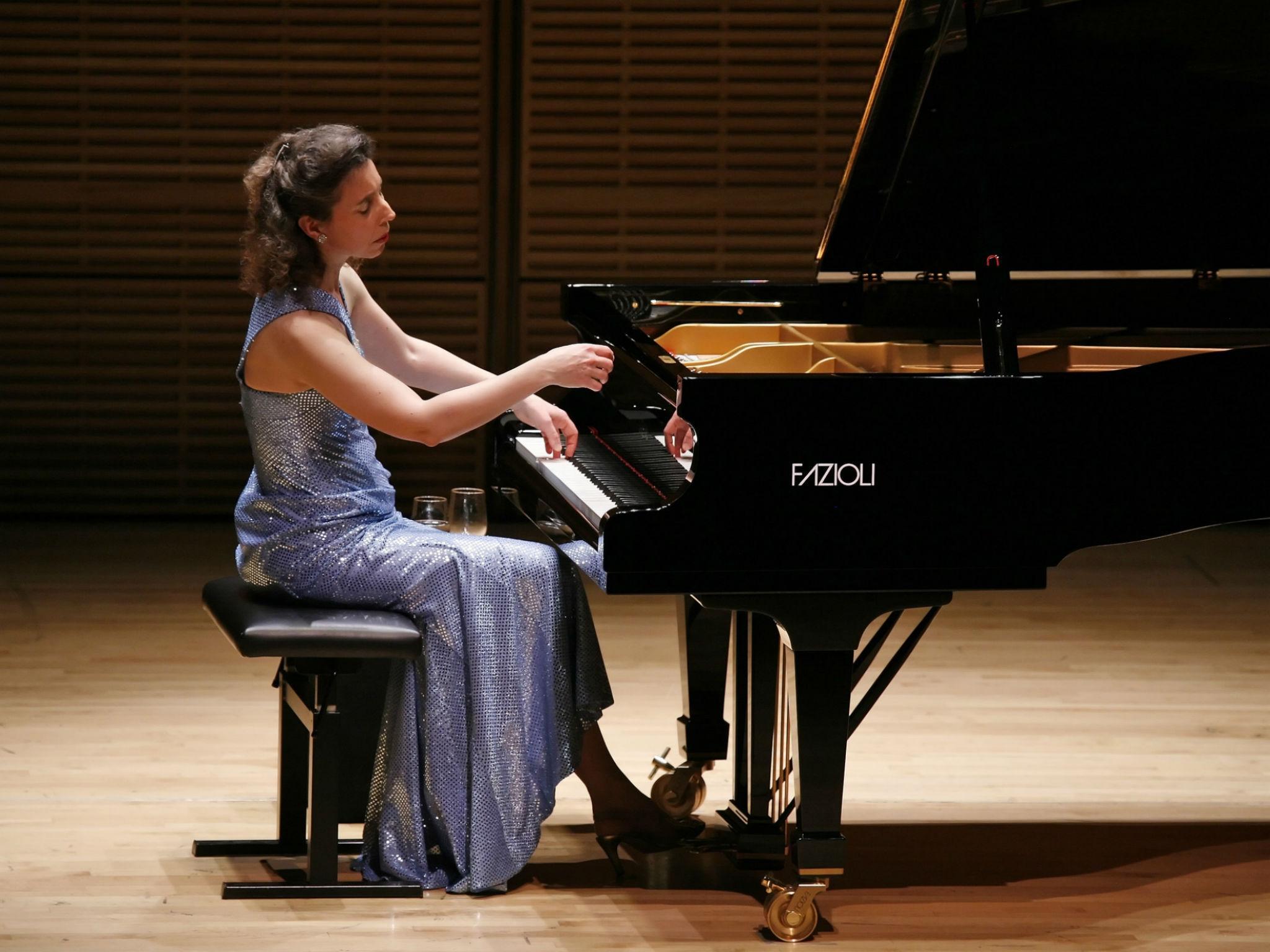 Angela Hewitt in concert