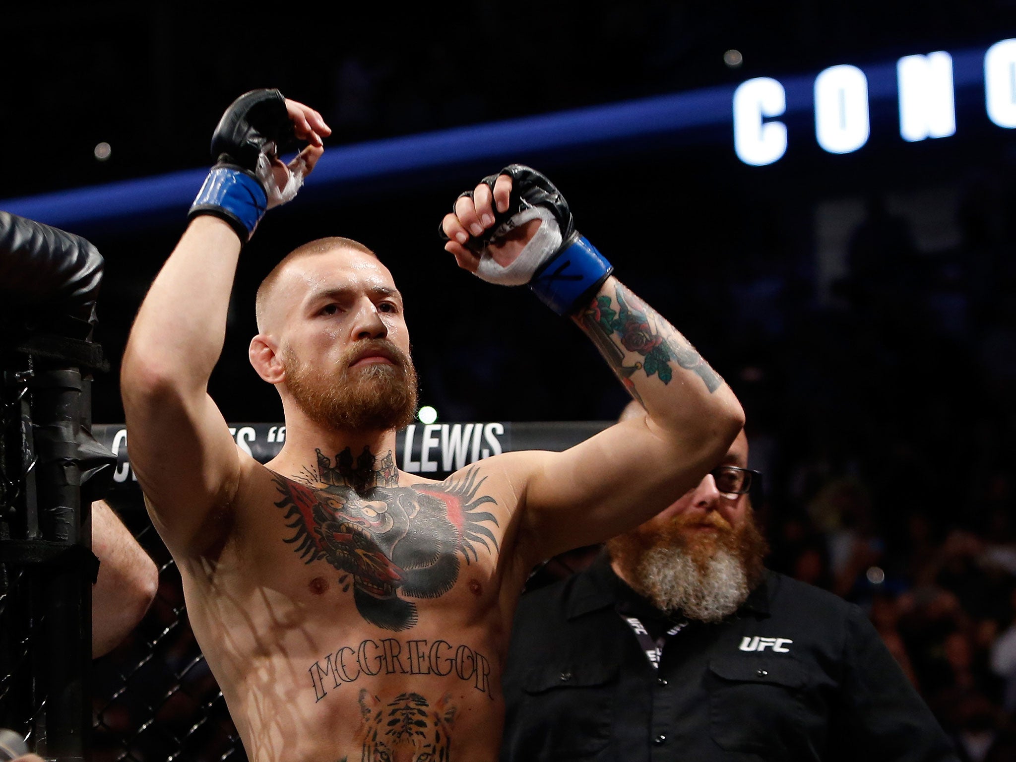 Conor McGregor will on Eddie Alvarez in New York on November 12