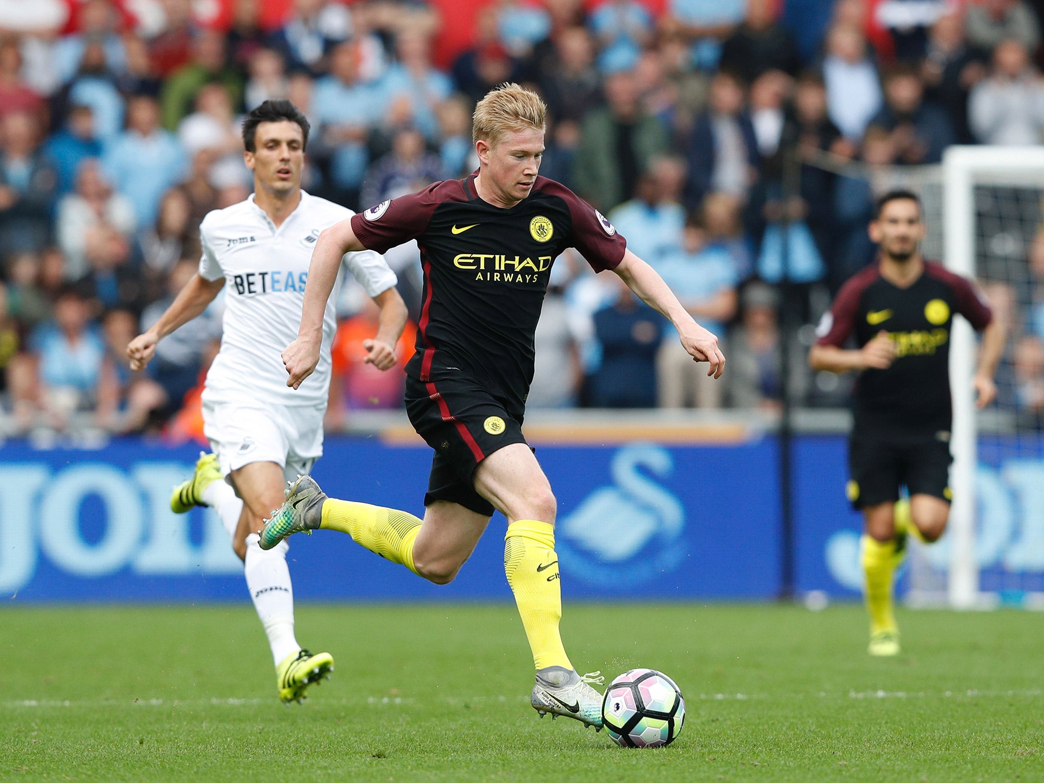 Kevin De Bruyne could return for Manchester City in three weeks' time