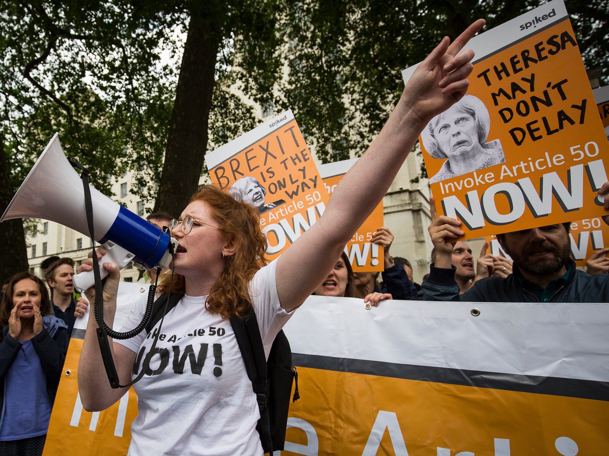 Campaigners calling for Theresa May to immediately trigger Article 50 outside Number 10