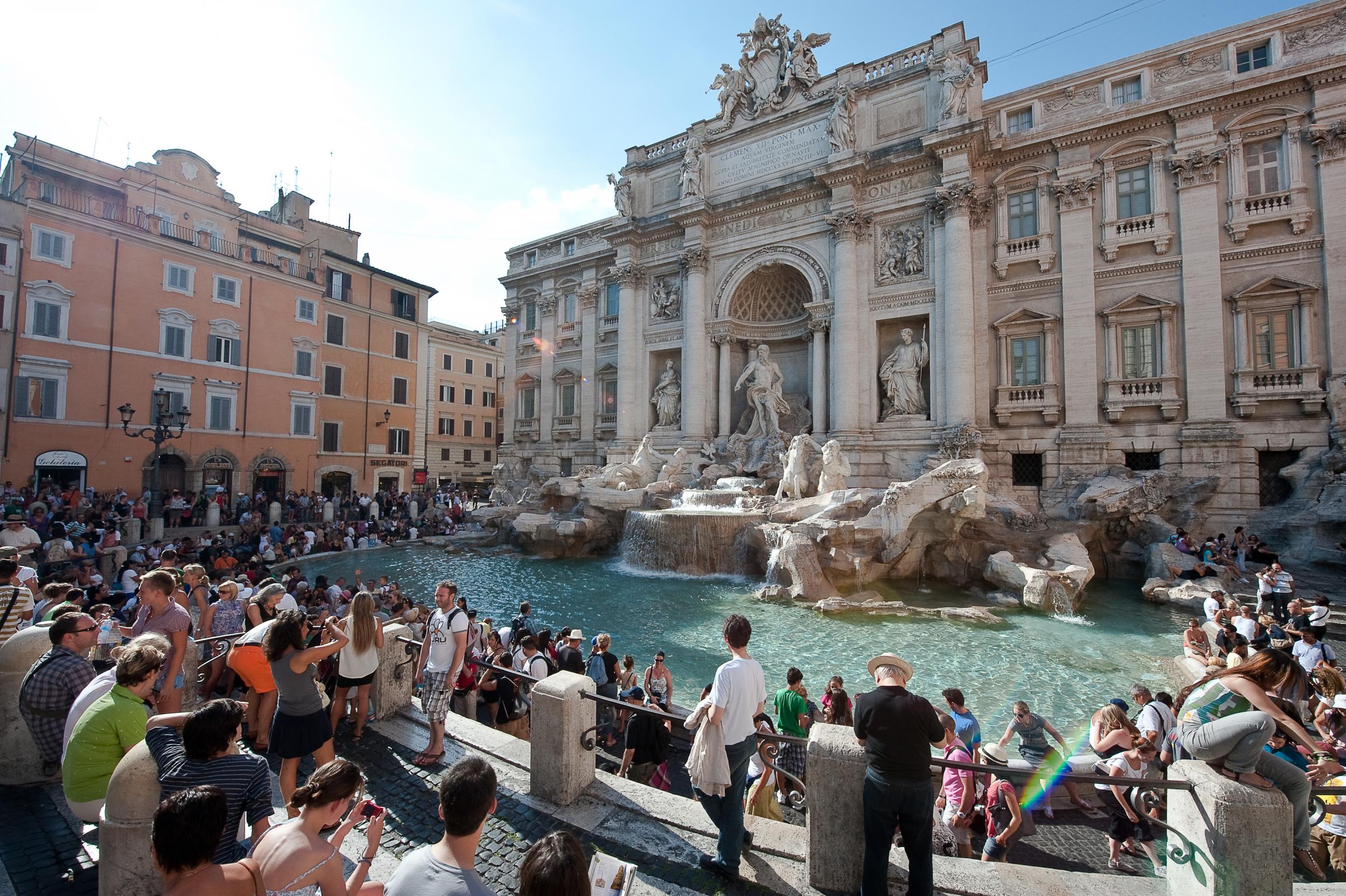 Trevi Fountain: 'Water blue as a swimming pool'