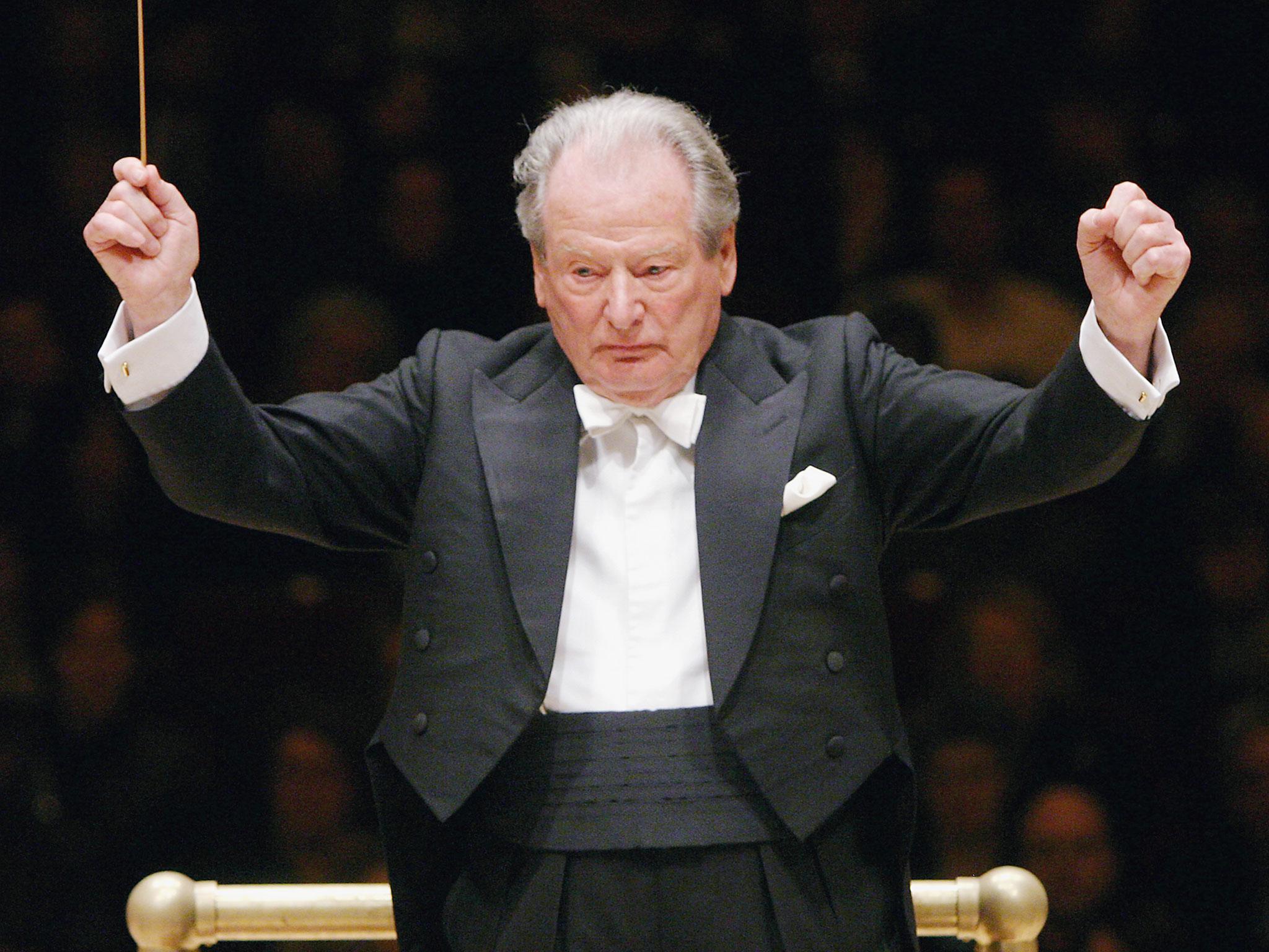 Sir Neville Marriner conducts Academy of St. Martin in the Fields in Stravinsky's "Pulcinella Suite" at Carnegie Hall on February 19, 2007.