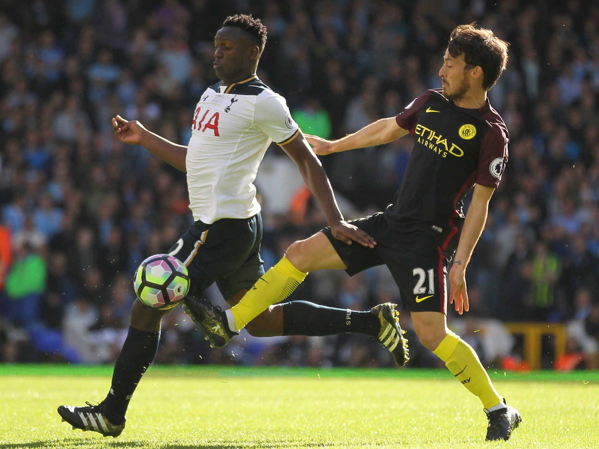 6ft 2 Victor Wanyama towers over 5ft 7 David Silva