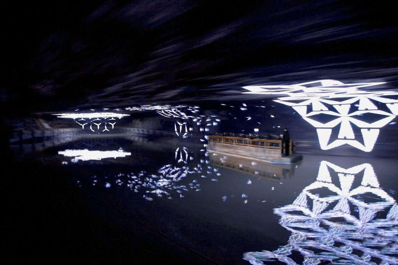 &#13;
At the deepest point of the tour, 130 metres below sea level, is the Mirror Lake light show&#13;