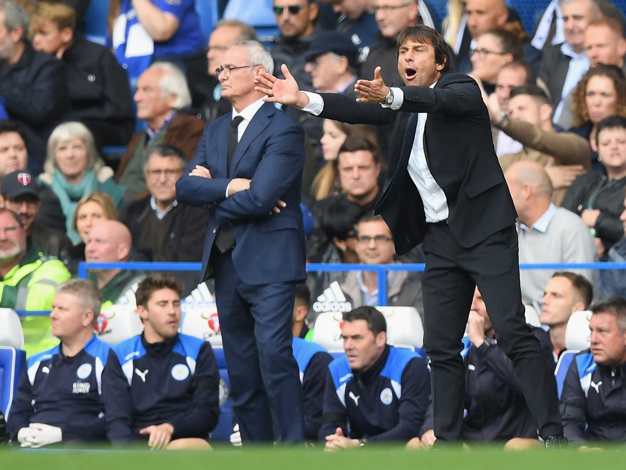 Antonio Conte and Claudio Ranieri look on from the side-lines