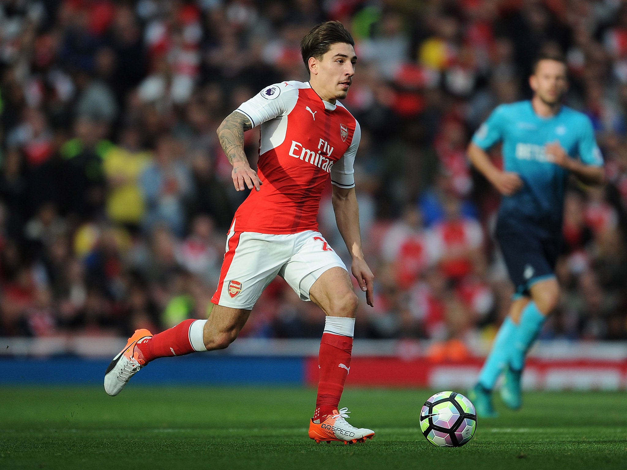 Hector Bellerin is anted by Barcelona and Manchester City, but selling him would be a mistake, says Santi Cazorla