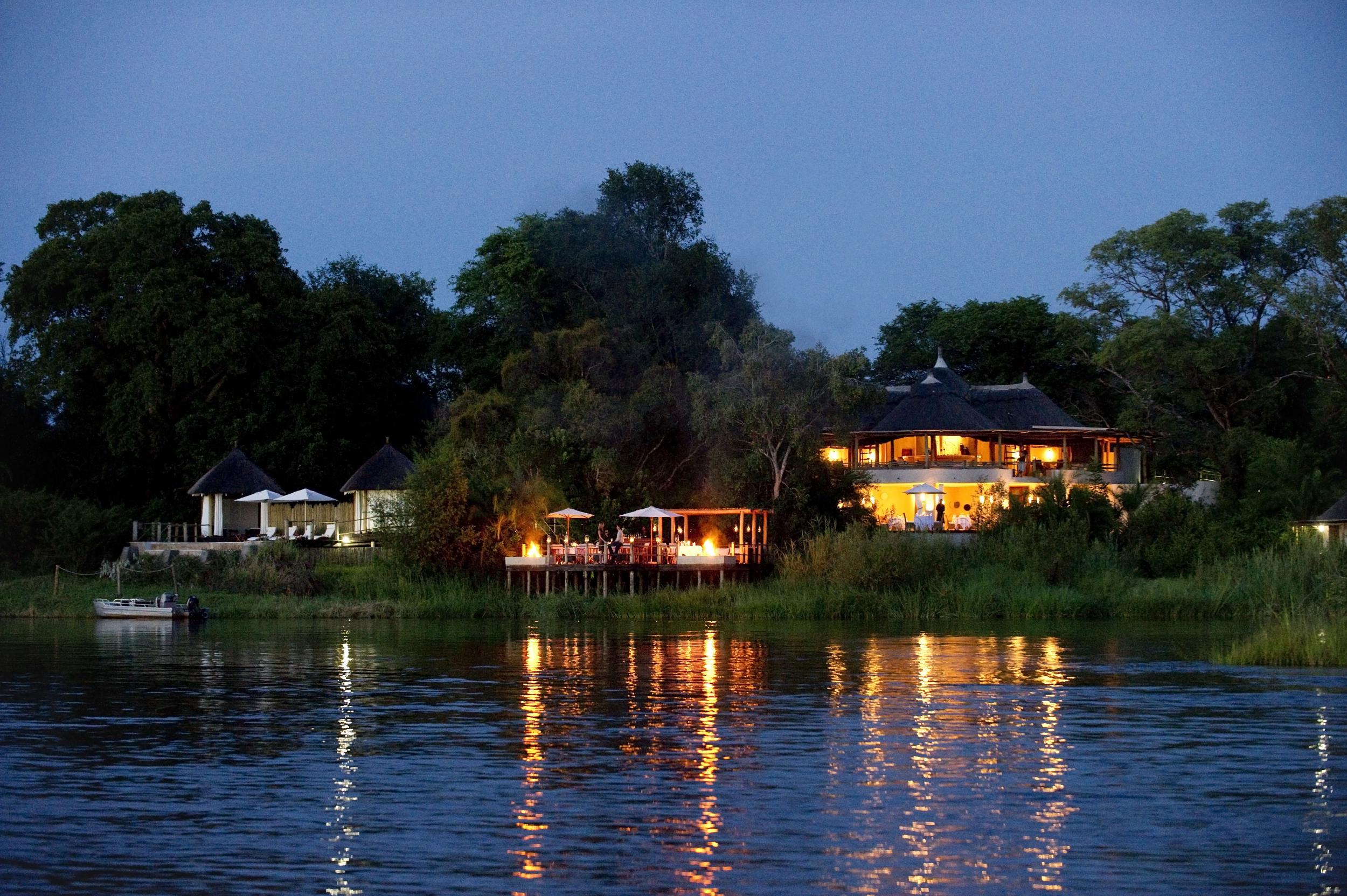 Sanctuary Sussi and Chuma overlooks the Zambezi