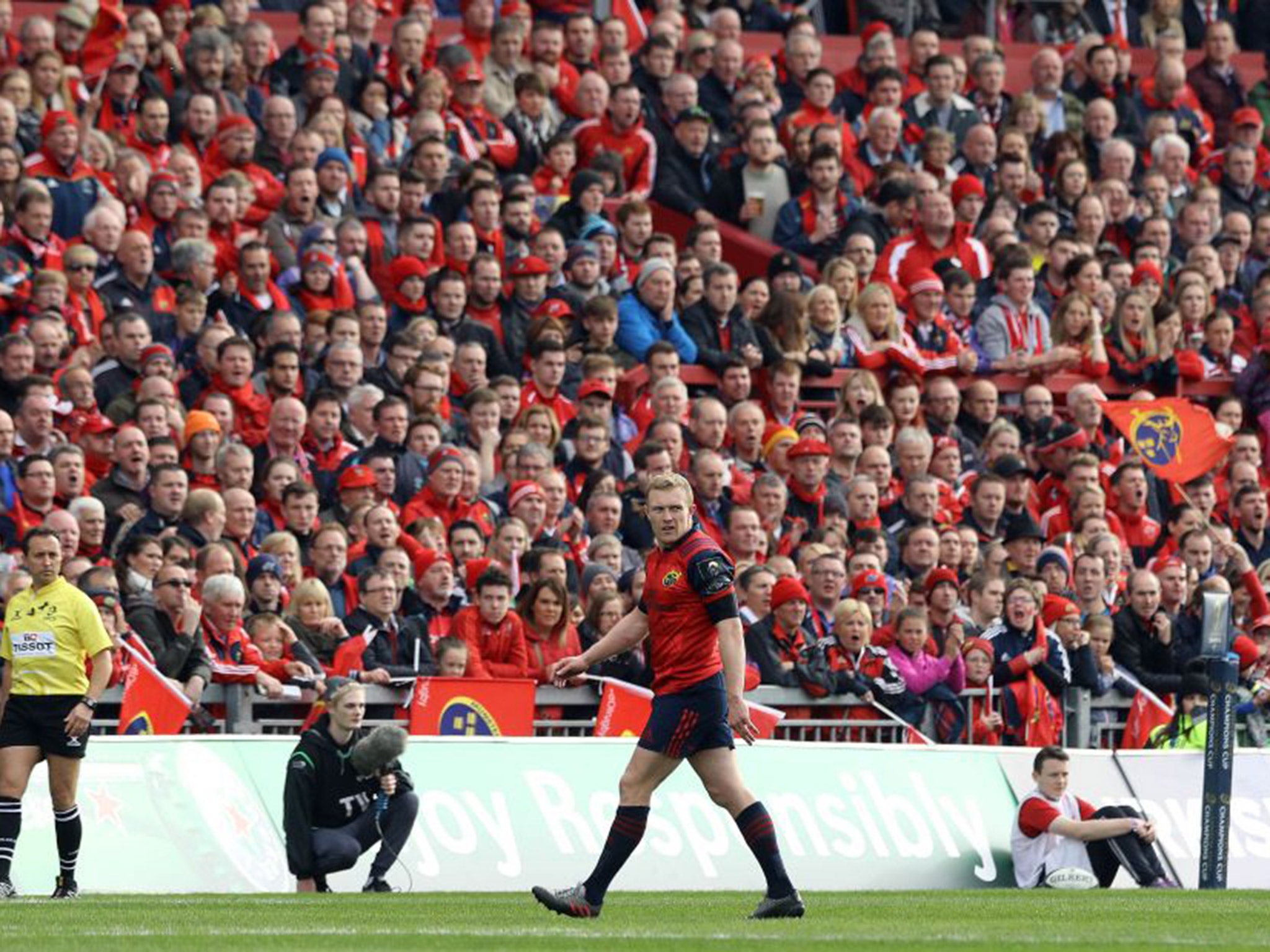 Keith Earls walks off after being shown a red card