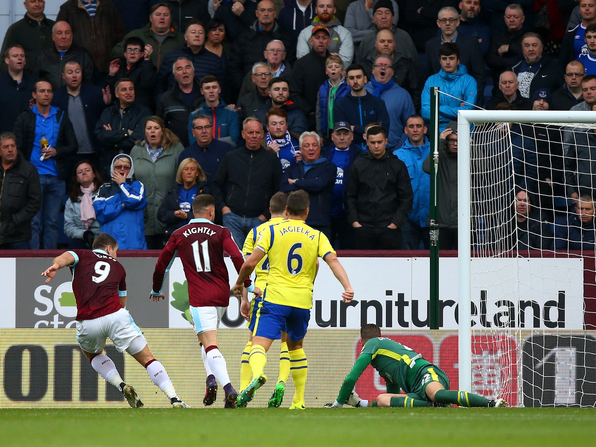 Sam Vokes fires the ball into the net to give Burnley the lead