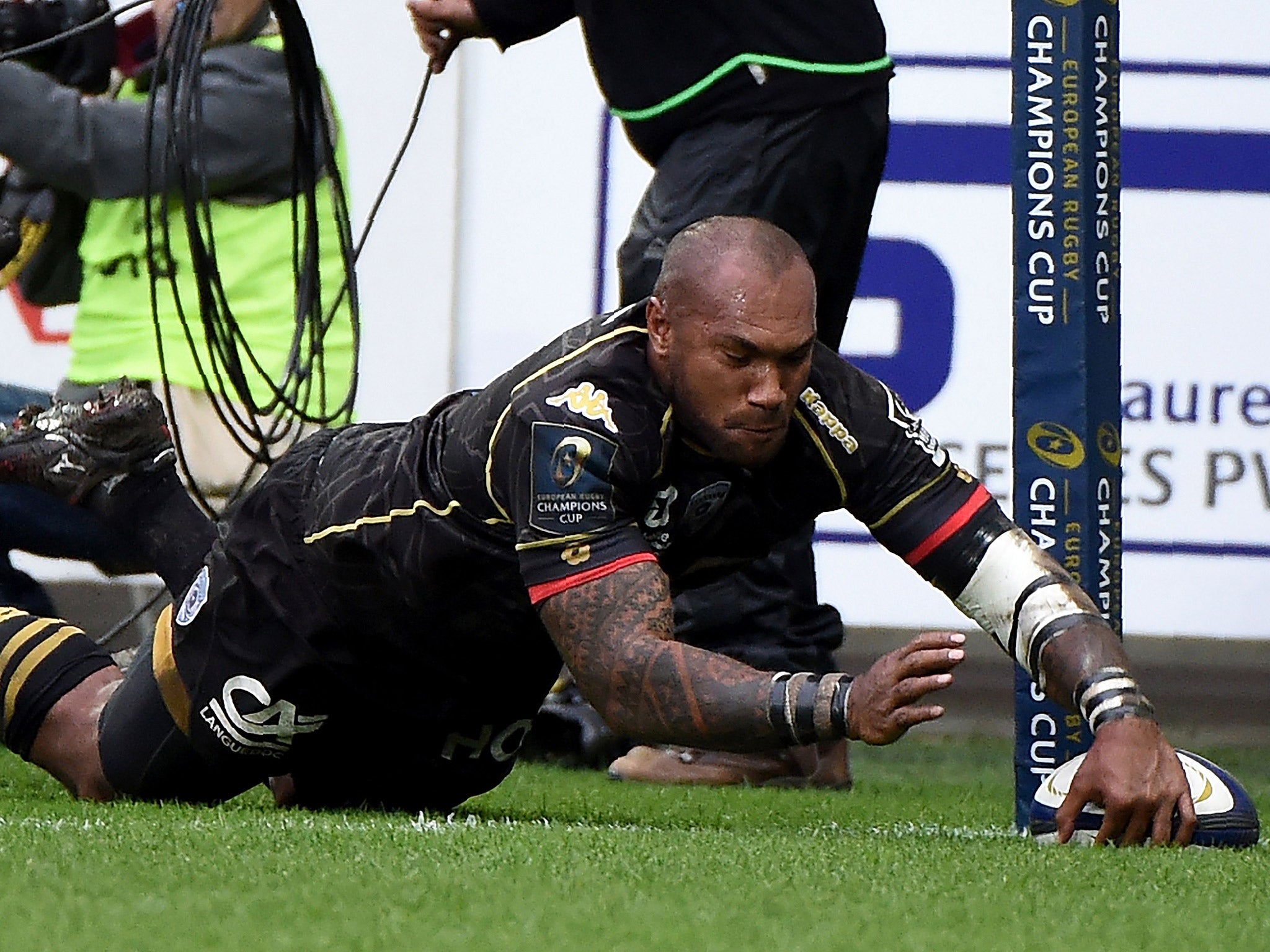 Nemani Nadolo touches down for one of his two tries against Leinster