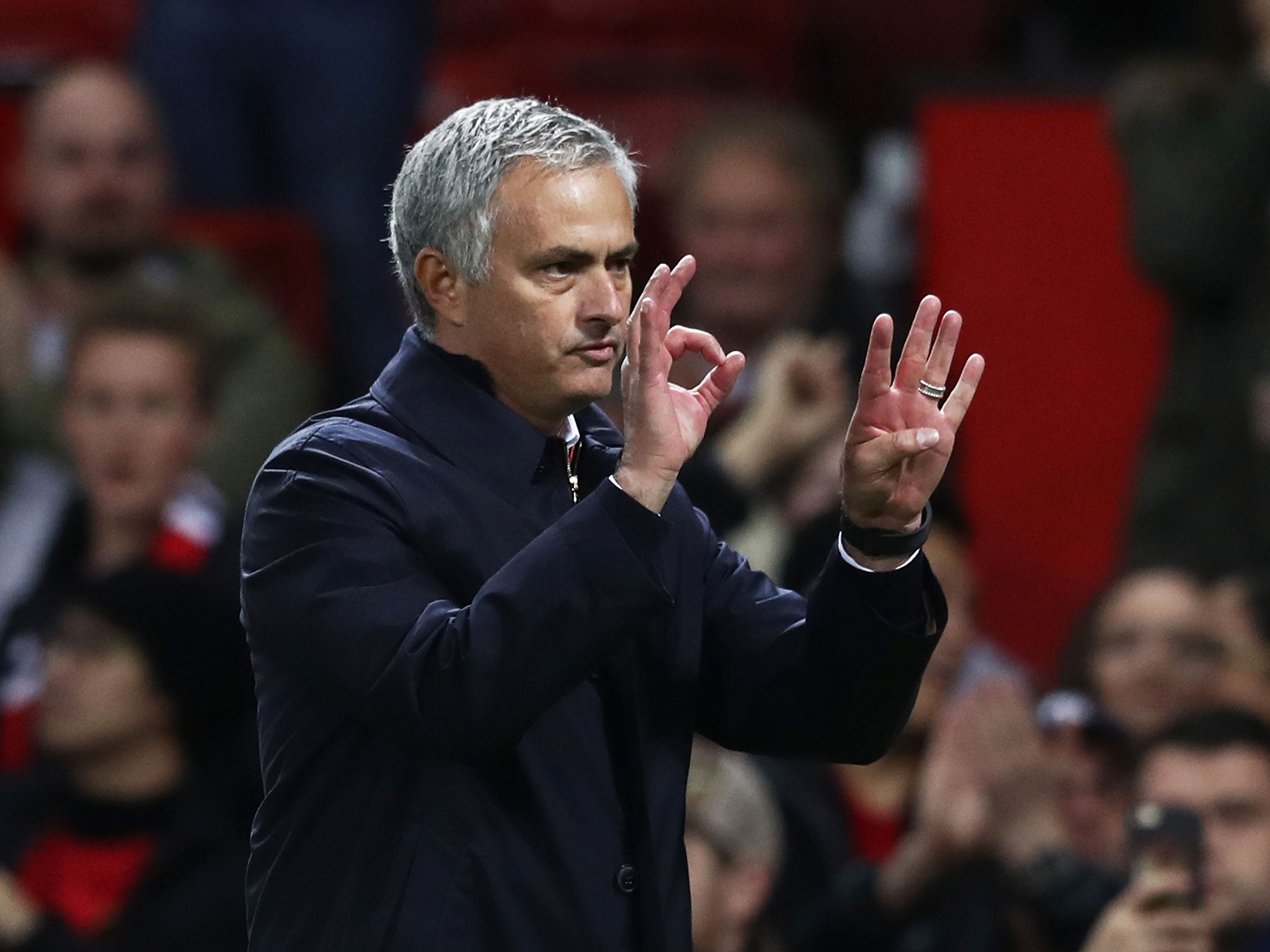 Mourinho signals '4-0' in reference to his side's defeat by Chelsea last Sunday