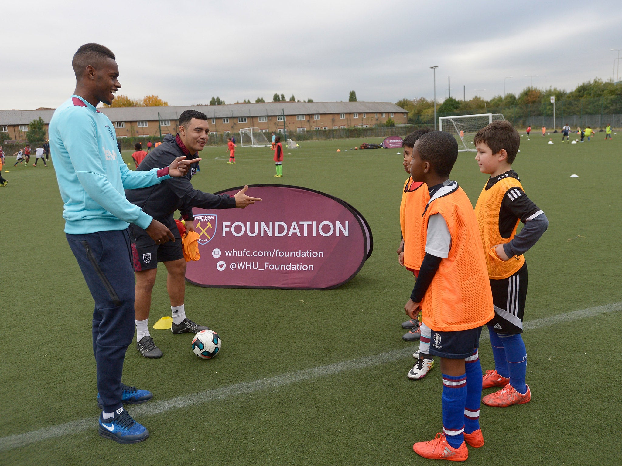 Fernandes talks to young hopefuls looking to forge a career in football